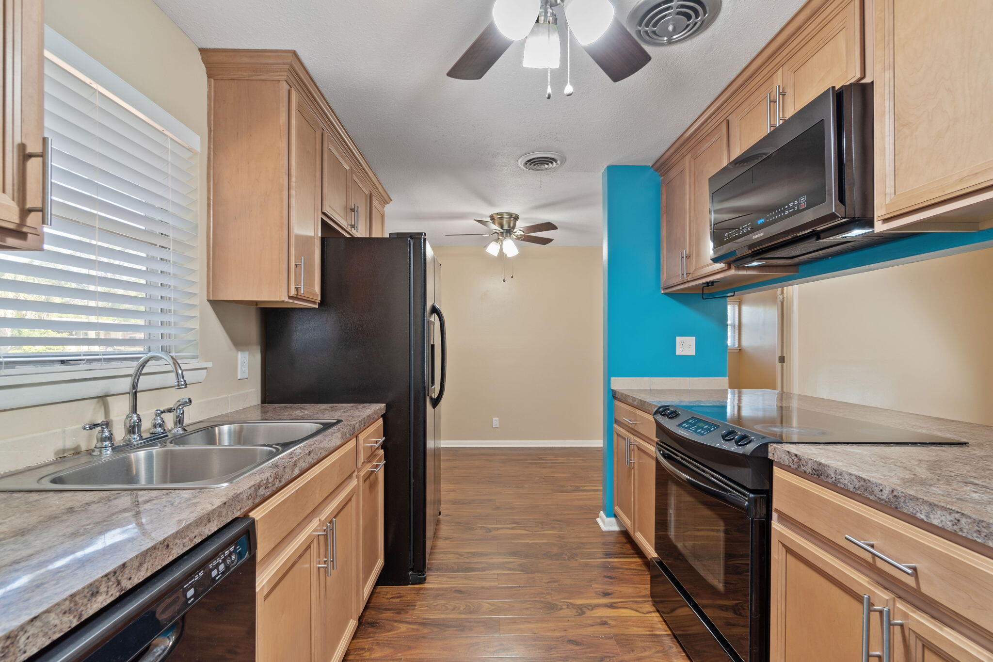 GARNIERS BEACH 6TH - Residential