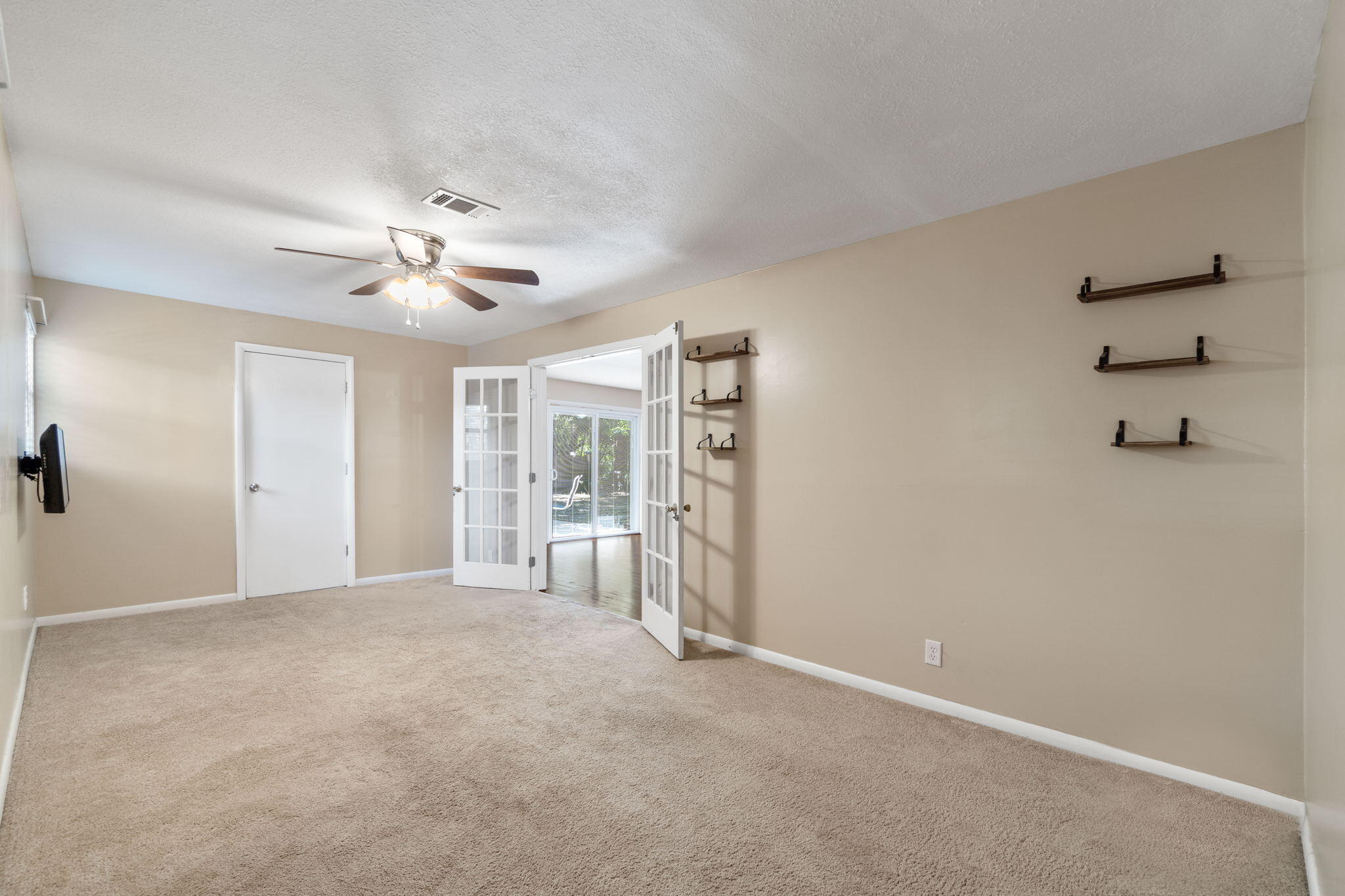 GARNIERS BEACH 6TH - Residential