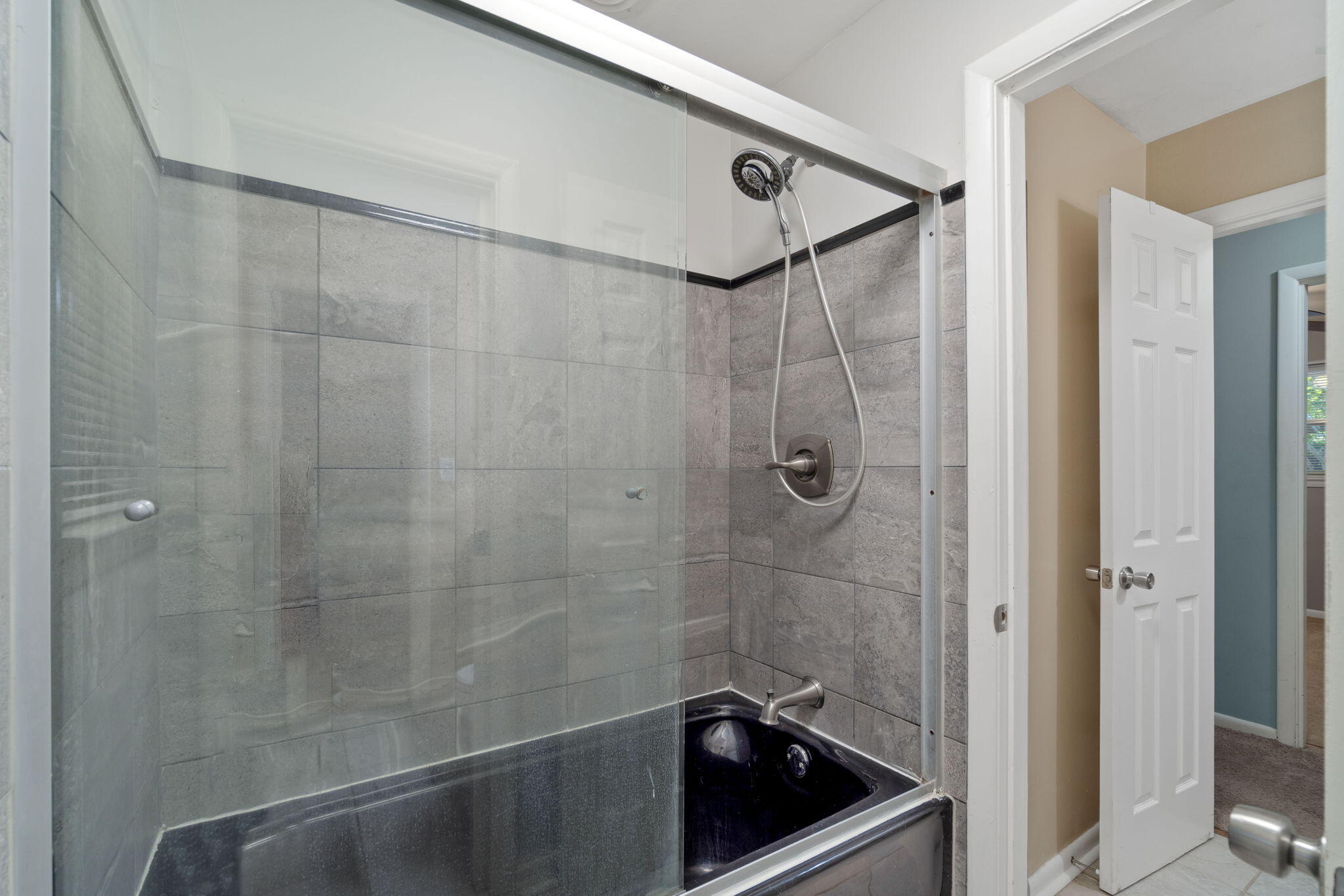 GARNIERS BEACH 6TH - Residential