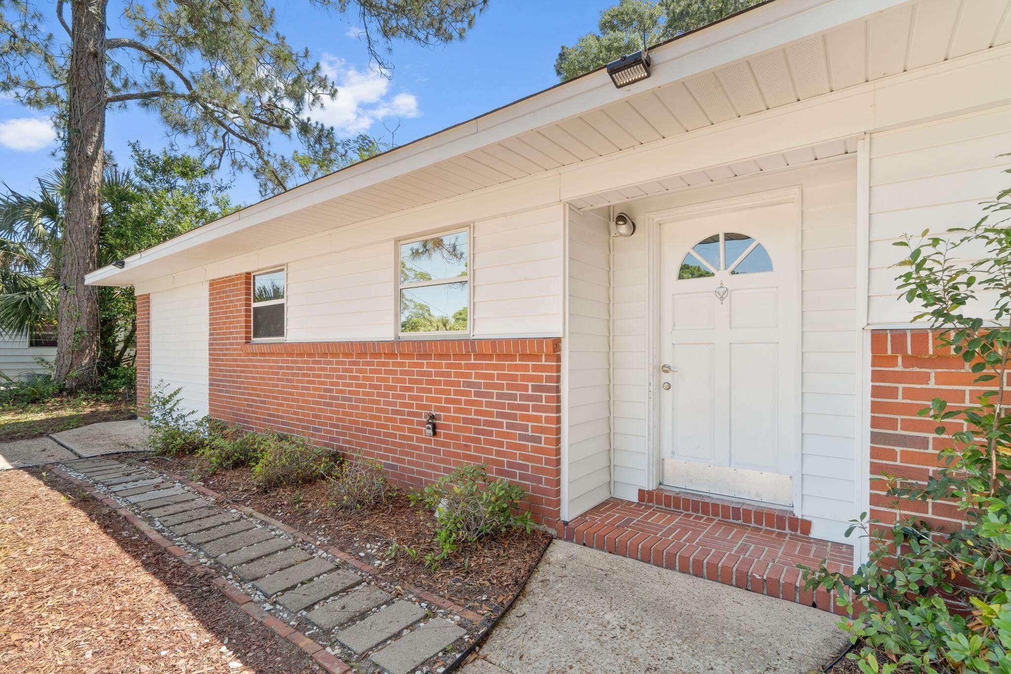 GARNIERS BEACH 6TH - Residential