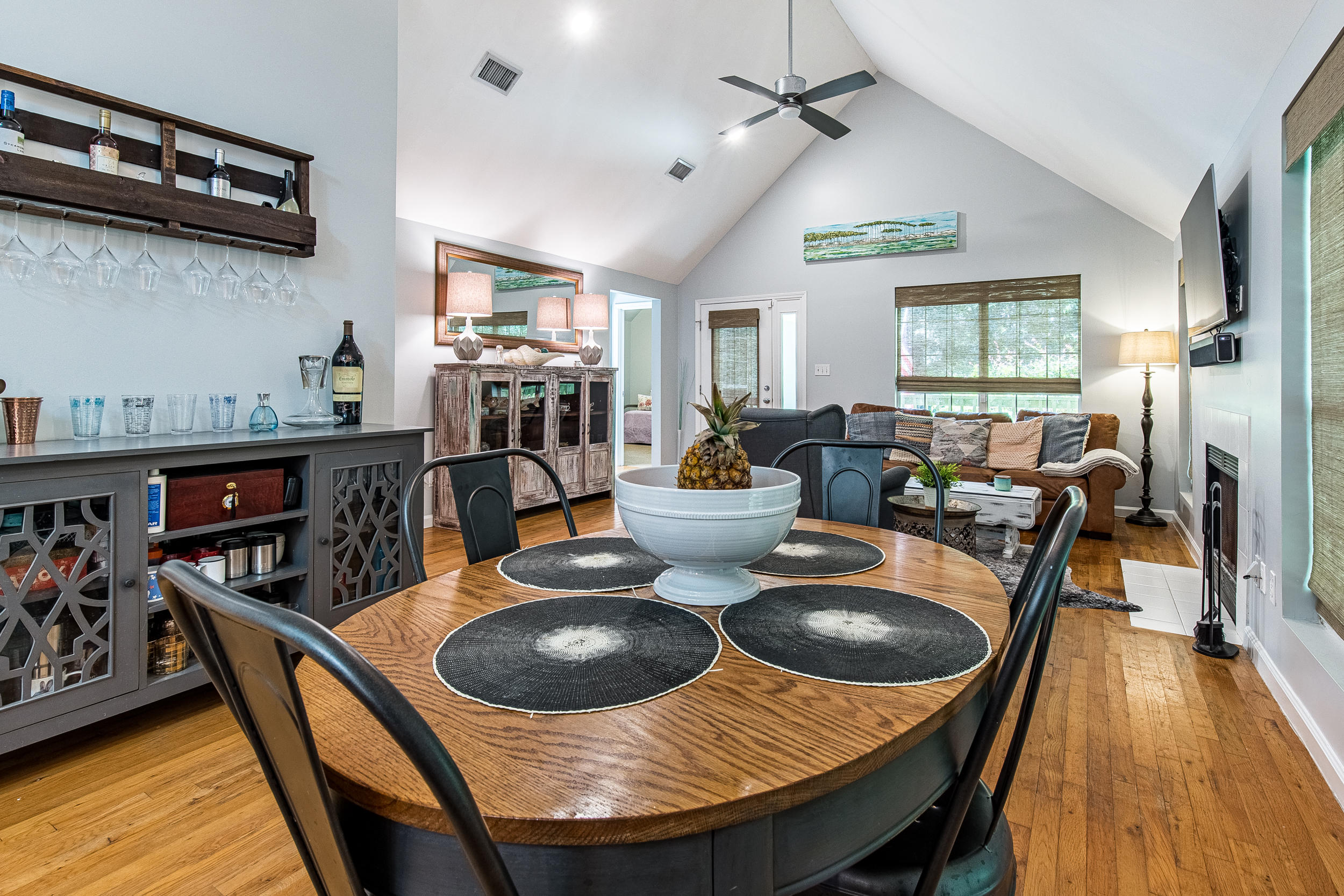 MAGNOLIA BEACH - Residential