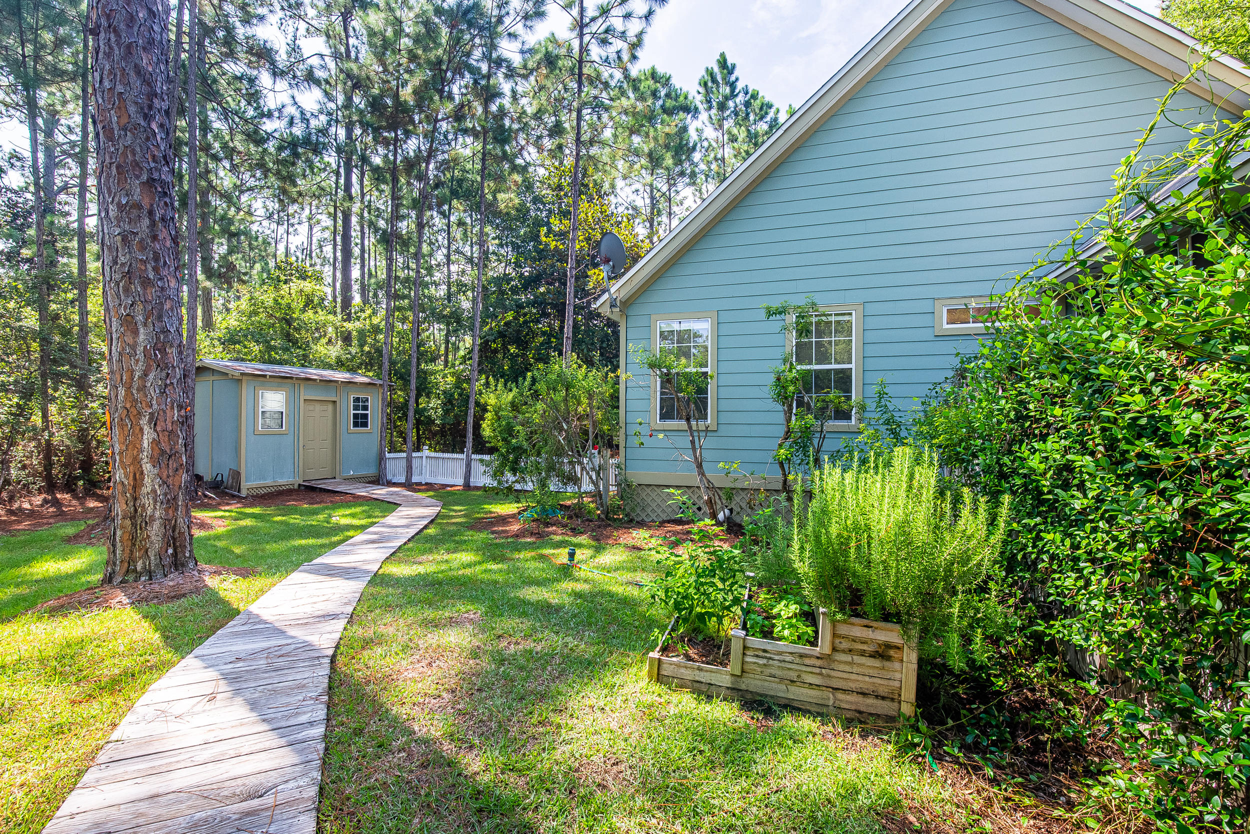 MAGNOLIA BEACH - Residential