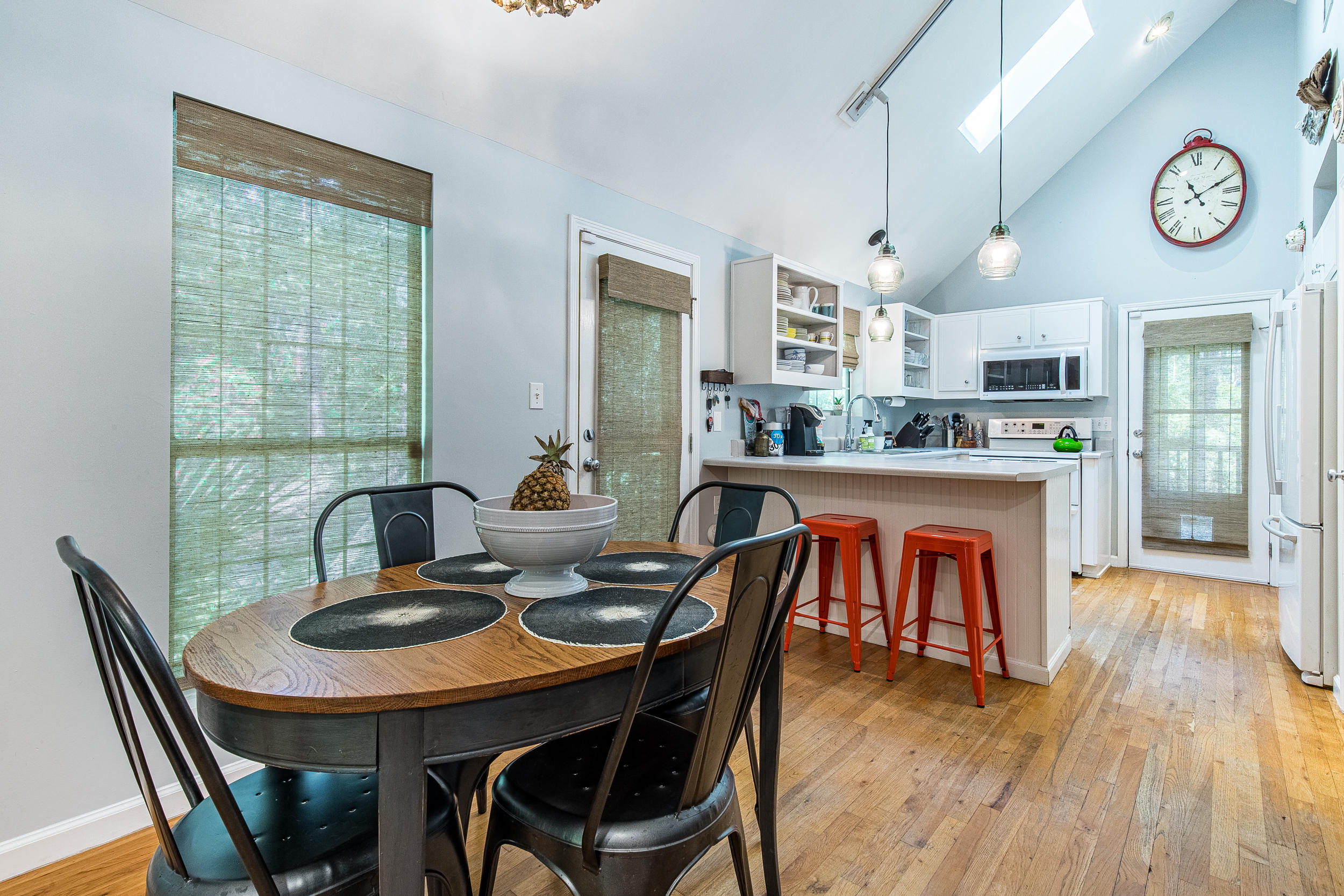 MAGNOLIA BEACH - Residential