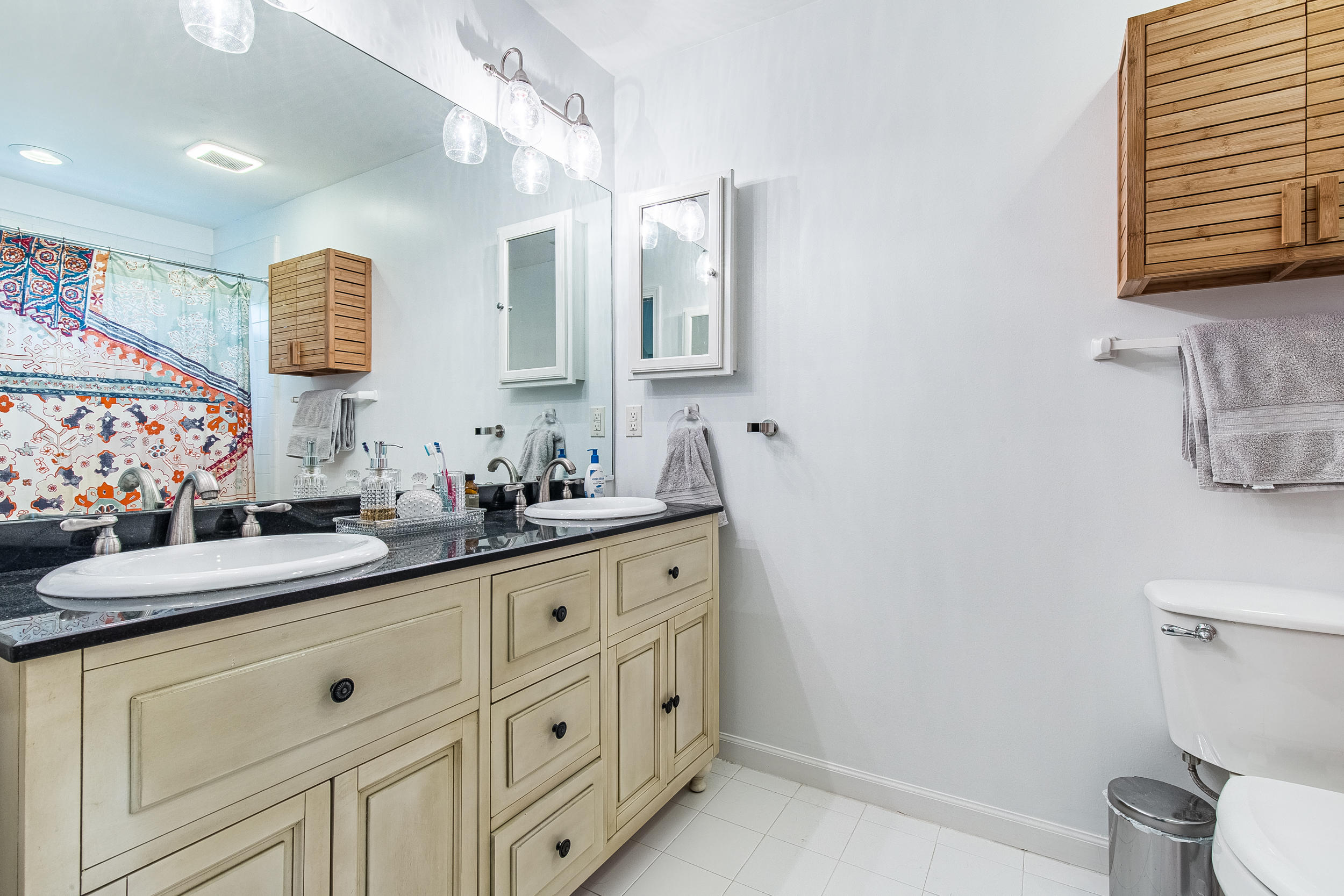 MAGNOLIA BEACH - Residential