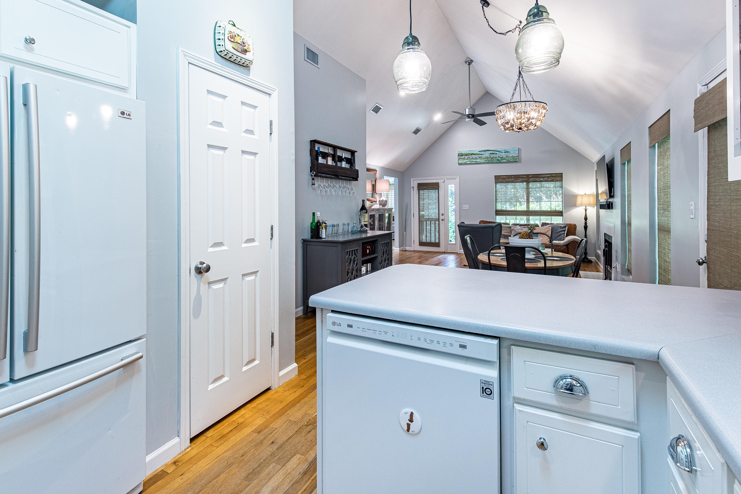 MAGNOLIA BEACH - Residential