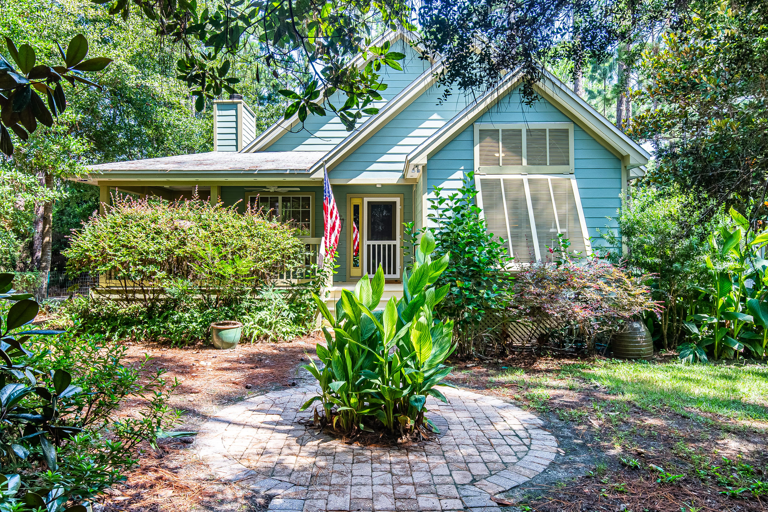 MAGNOLIA BEACH - Residential