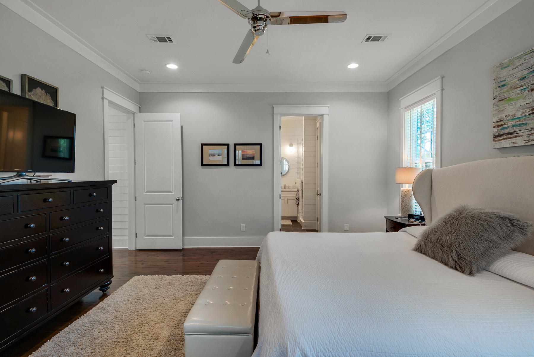 FOREST LAKES - Residential