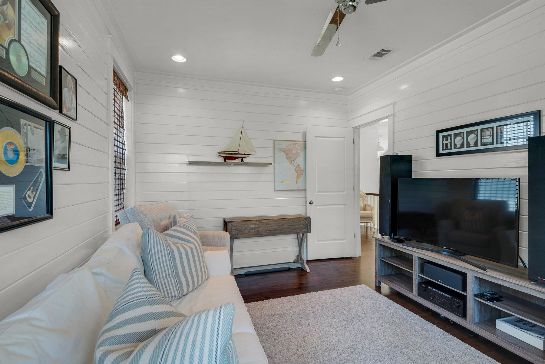 FOREST LAKES - Residential