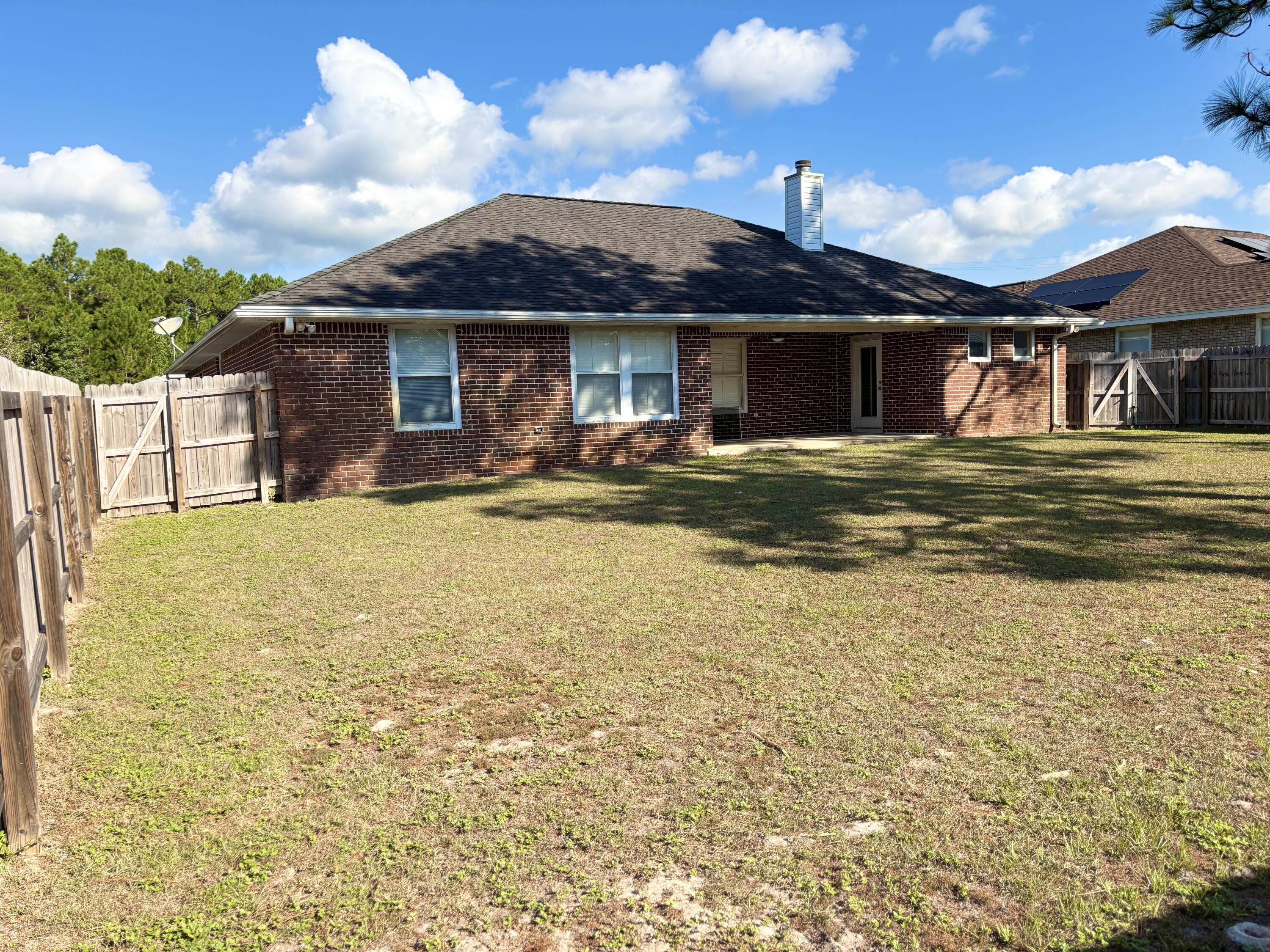 CREETWOOD VILLAGE - Residential Lease