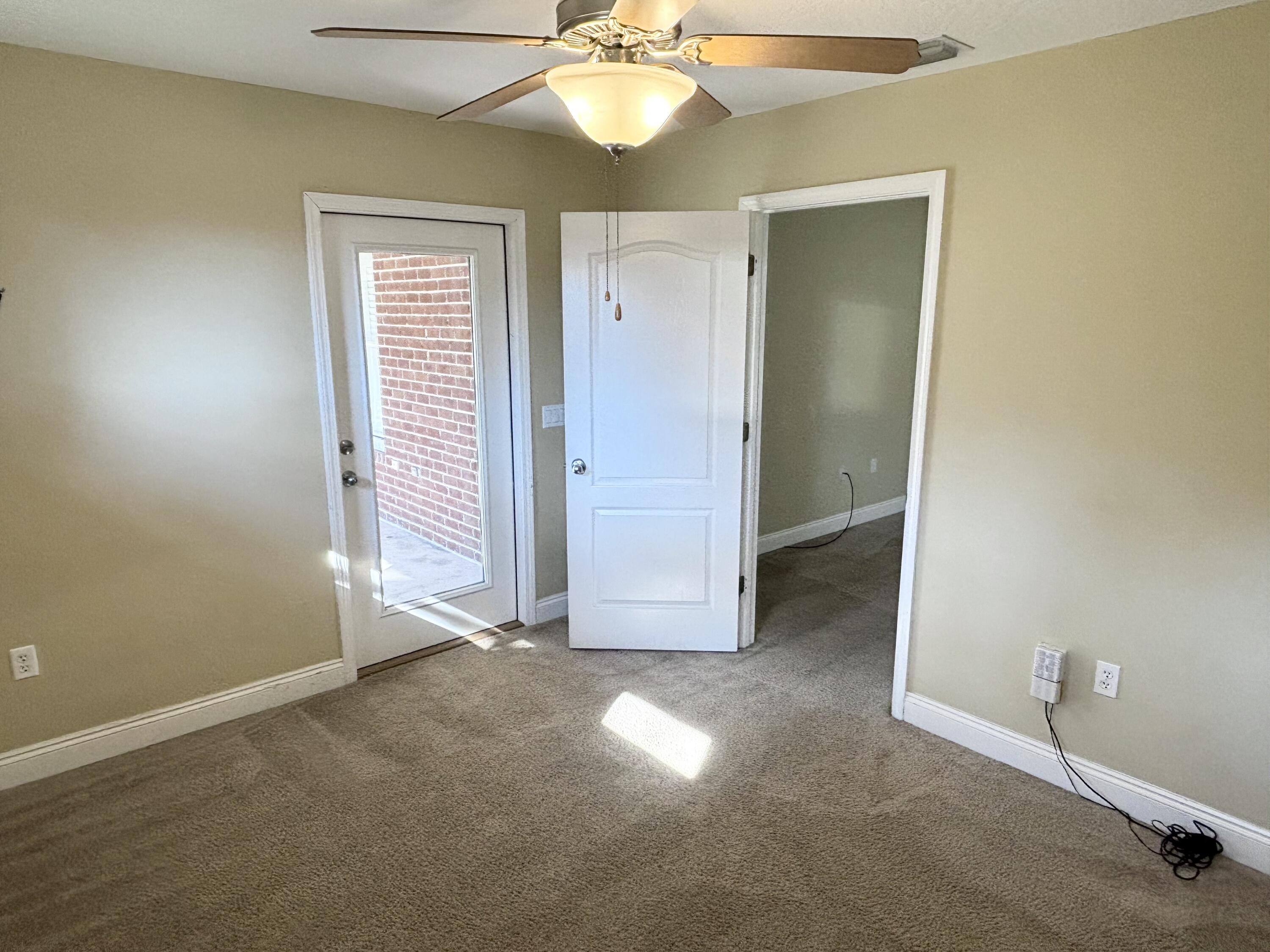 CREETWOOD VILLAGE - Residential Lease