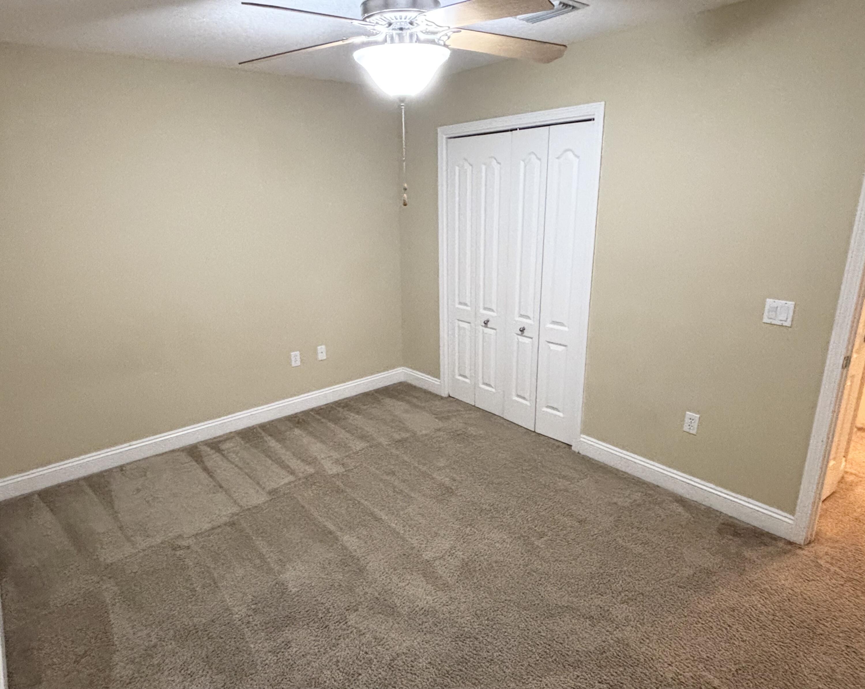 CREETWOOD VILLAGE - Residential Lease