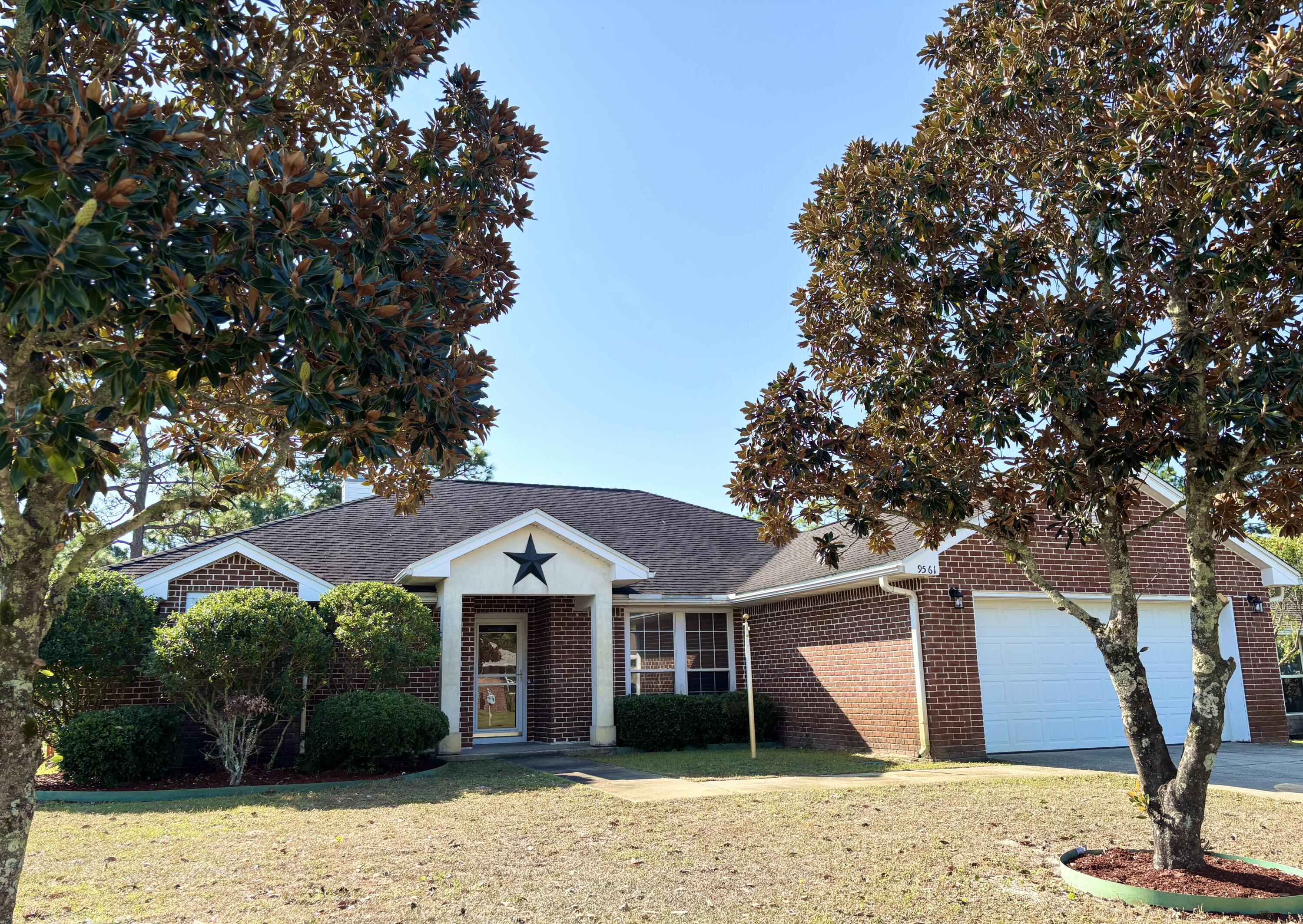 CREETWOOD VILLAGE - Residential Lease