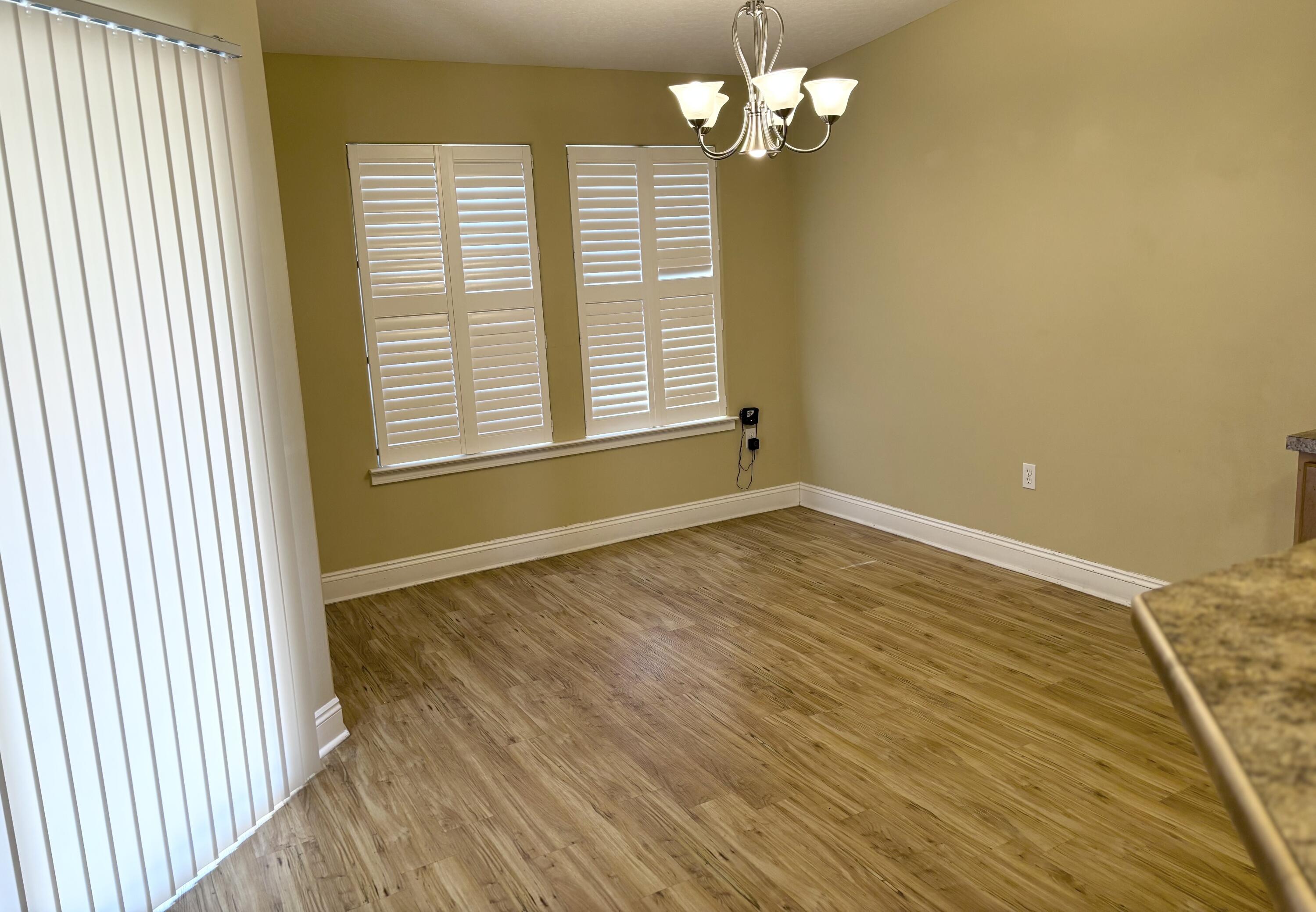CREETWOOD VILLAGE - Residential Lease