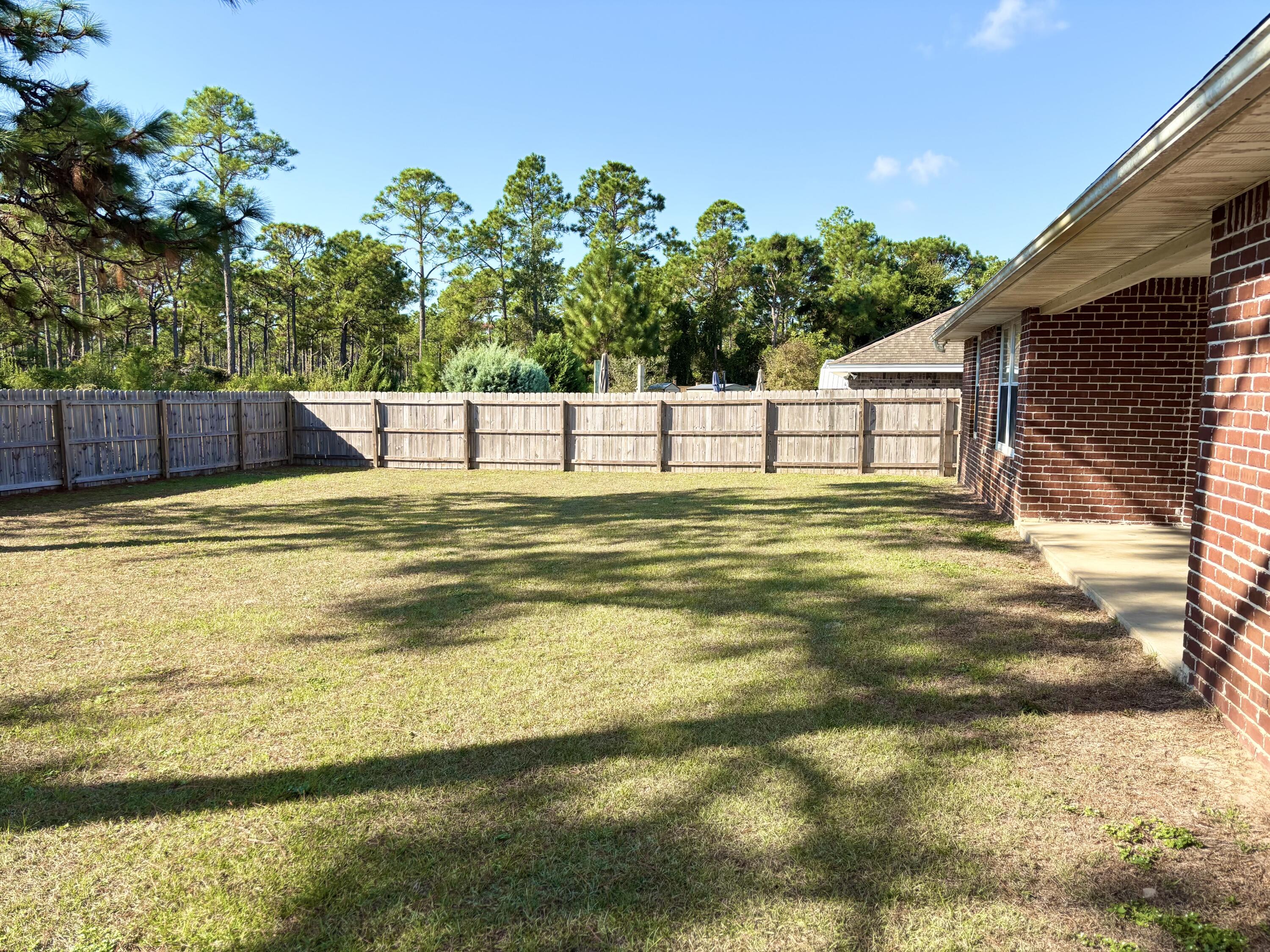 CREETWOOD VILLAGE - Residential Lease