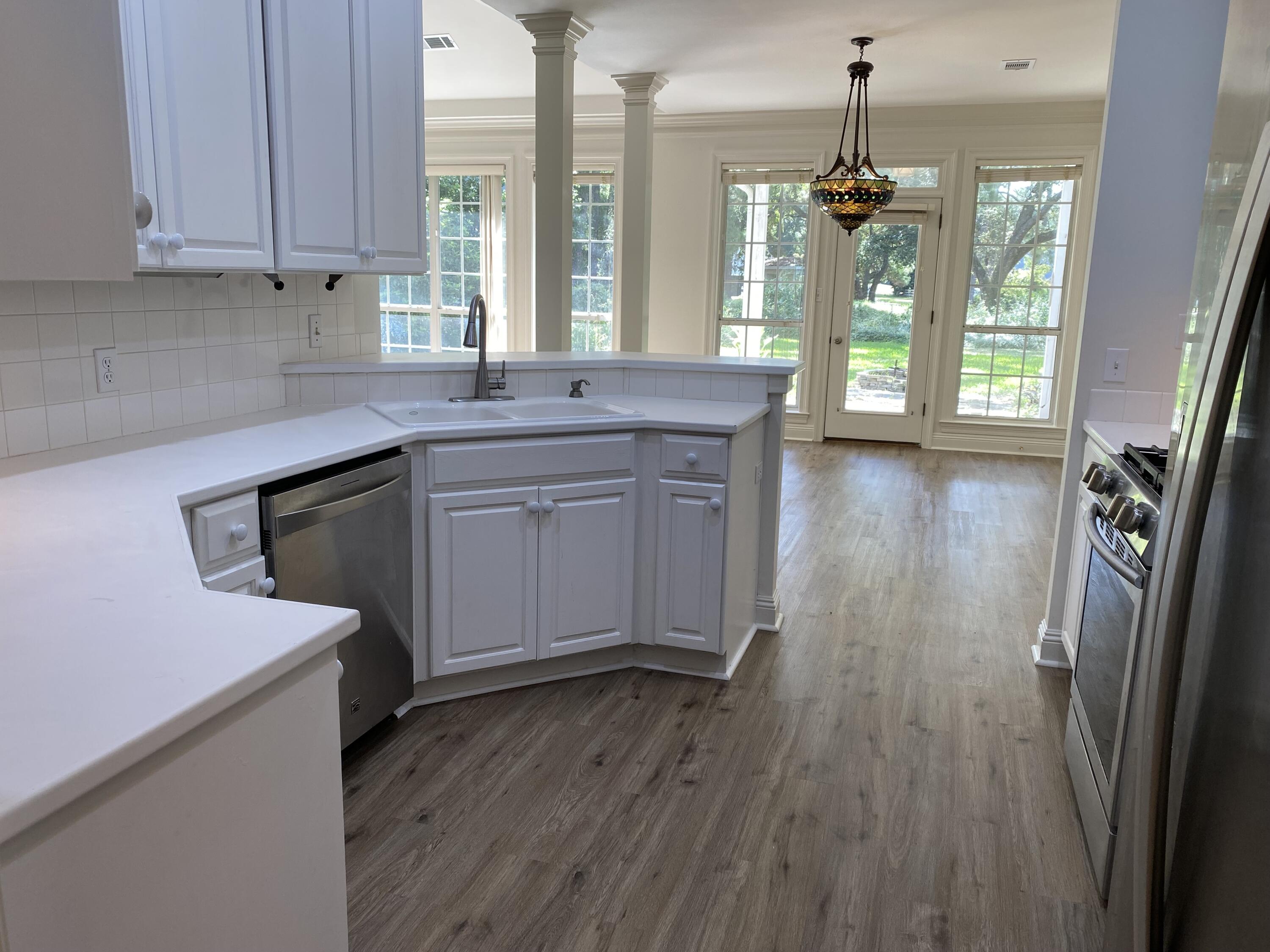 OAKMONT PLACE - Residential Lease