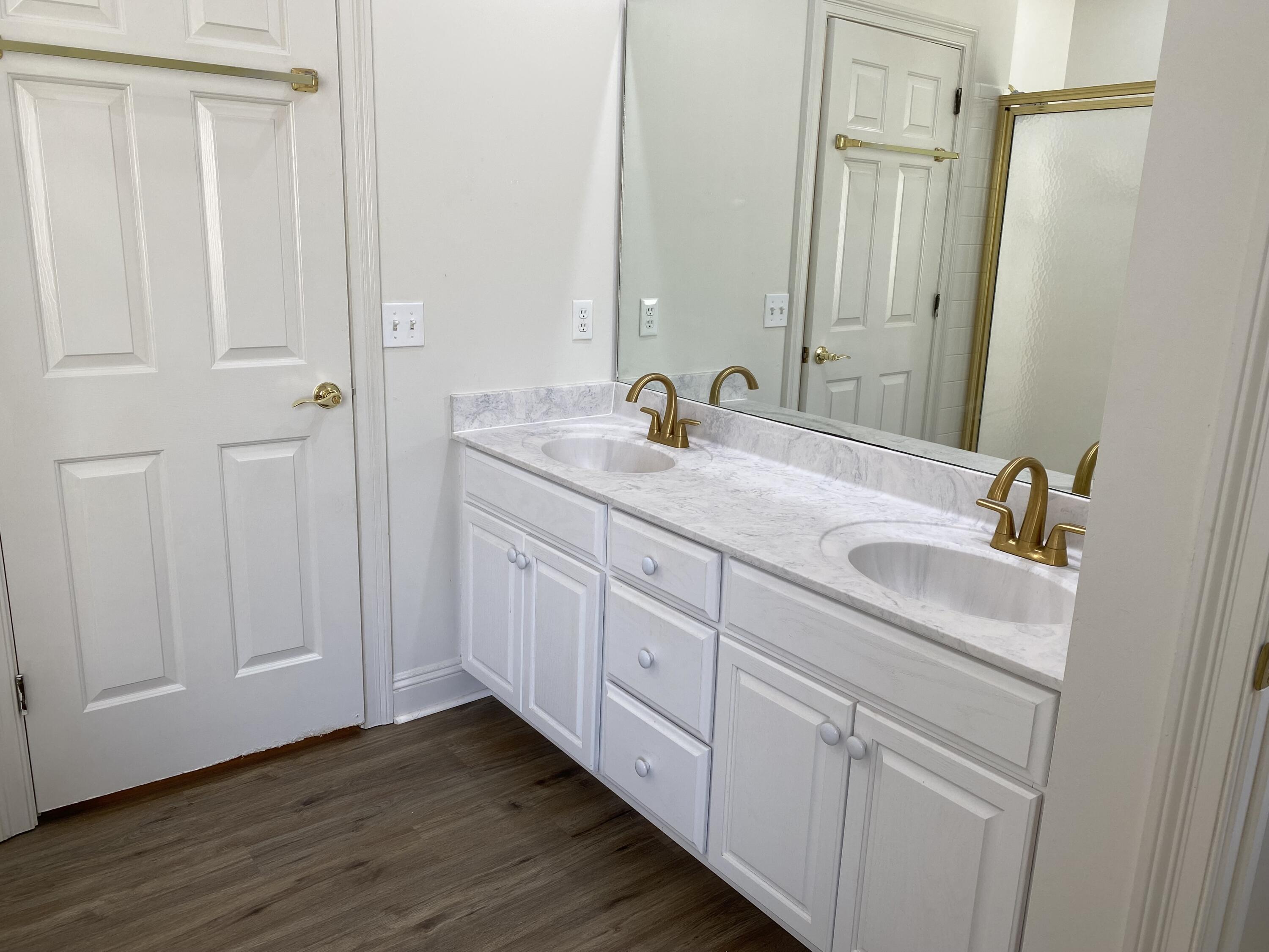 OAKMONT PLACE - Residential Lease