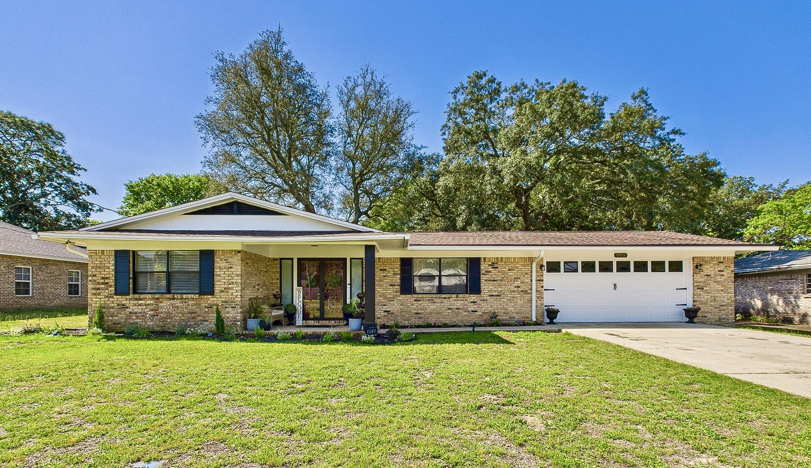 Welcome to 805 Valparaiso Blvd--a beautifully maintained 3-bedroom, 2-bath home offering plenty of space and thoughtful updates in one of Niceville's most convenient locations. Whether you're commuting to base, running errands, or getting the kids to school, you'll love the unbeatable central location. Shopping, dining, top-rated schools, and Eglin AFB are all just minutes away!Inside, you'll find a generous floor plan with room to spread out, including an updated kitchen with modern finishes that make everyday living and entertaining a breeze. The primary suite features an en suite bath, and the two additional bedrooms offer flexibility for guests, family, or a home office. Enjoy peace of mind with key improvements already done for you: a new roof in 2022, updated electrical, and a freshly painted exterior trim for clean curb appeal.
Whether you're a first-time buyer, a growing family, or looking for a solid investment, this home is move-in ready and full of potential.
Schedule your showing today and see why 805 Valparaiso Blvd is such a smart find in Niceville!