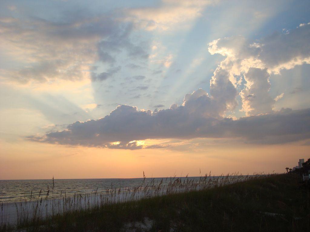 BAHAMA BEACH - Residential