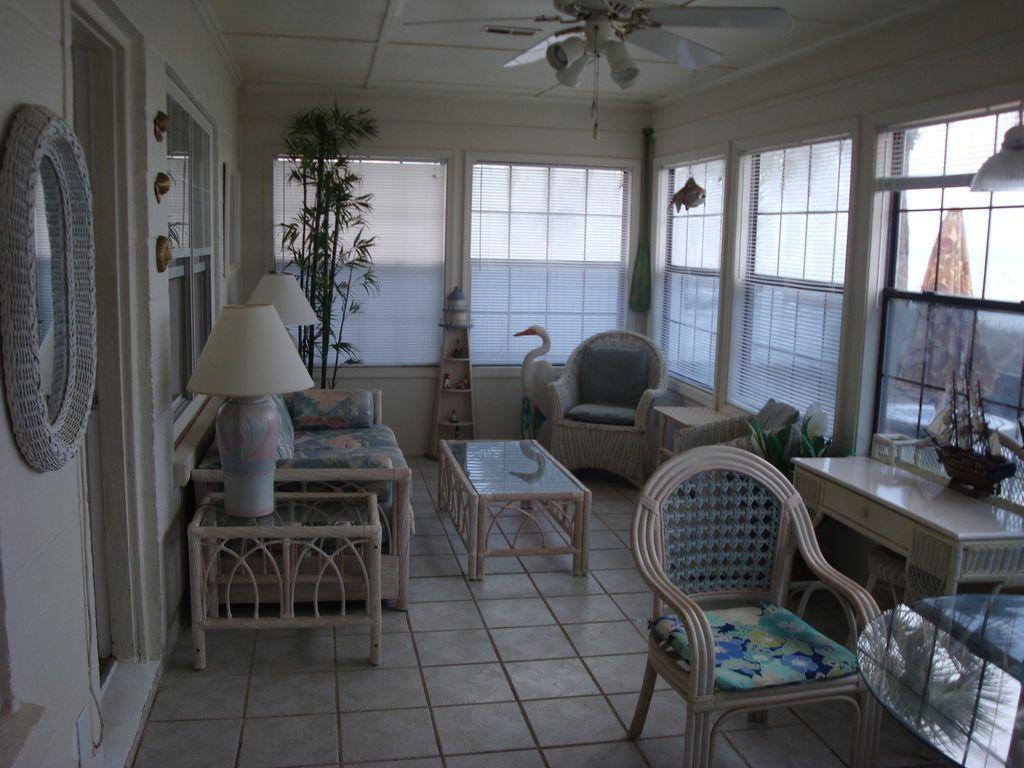 BAHAMA BEACH - Residential