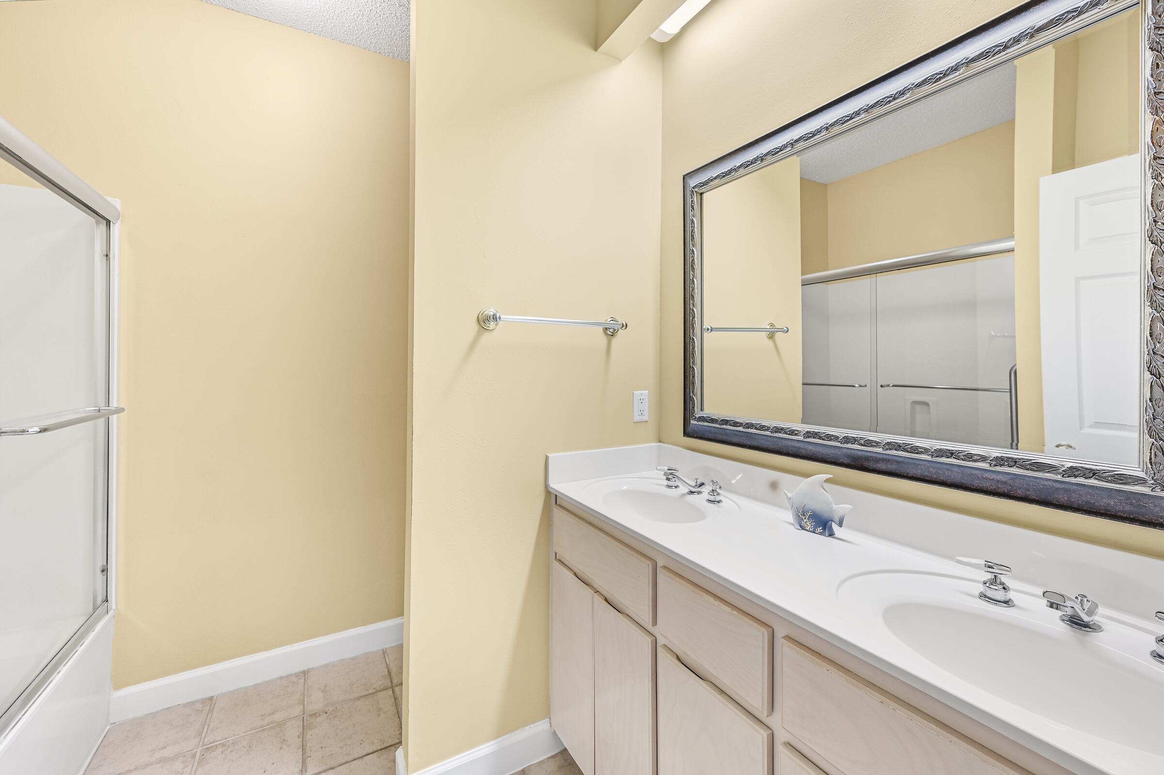 BON VILLAS TOWNHOMES - Residential