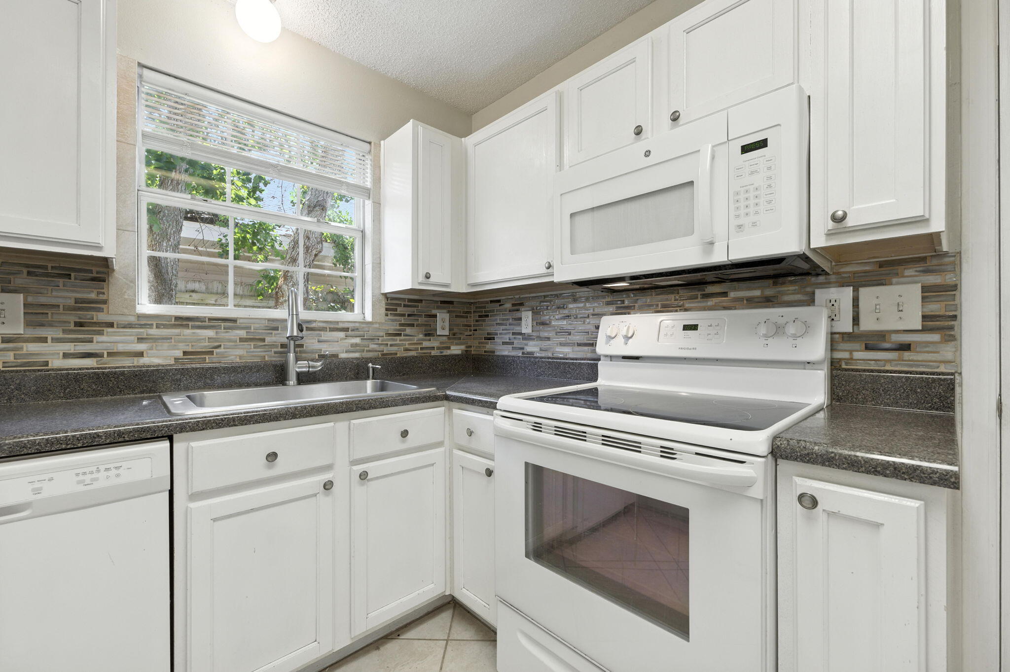 WATERFORD ESTATES S/D - Residential