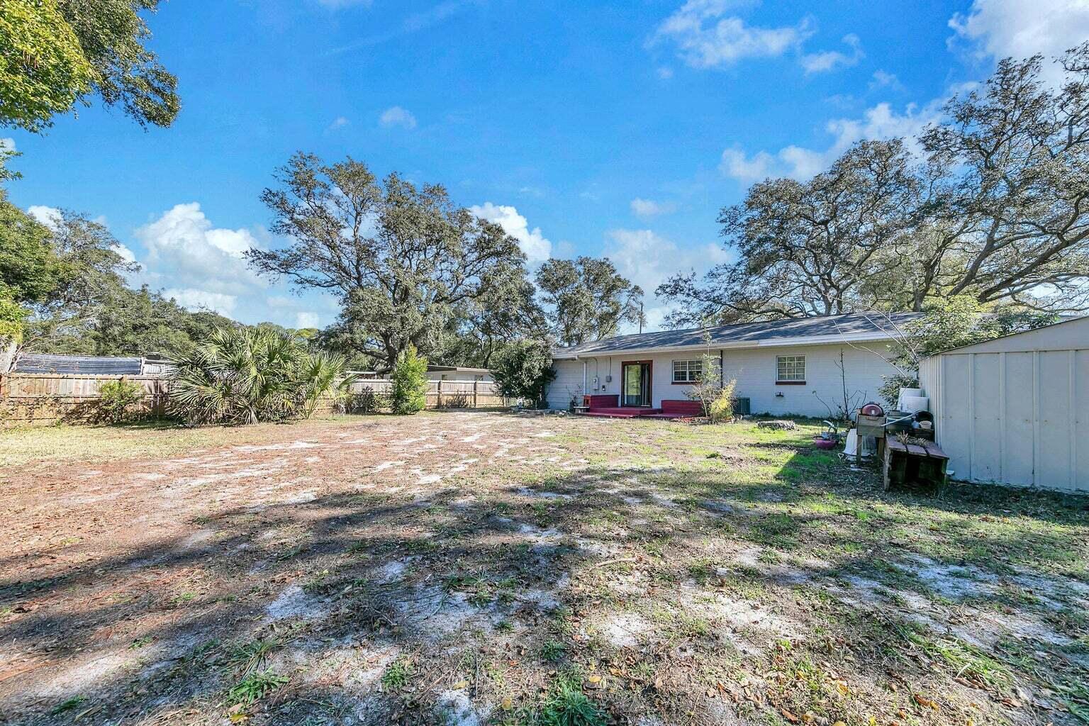 ELLIOTTS POINT 7TH ADDN - Residential