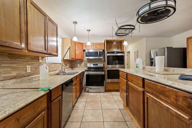 REDLAND ESTATES - Residential