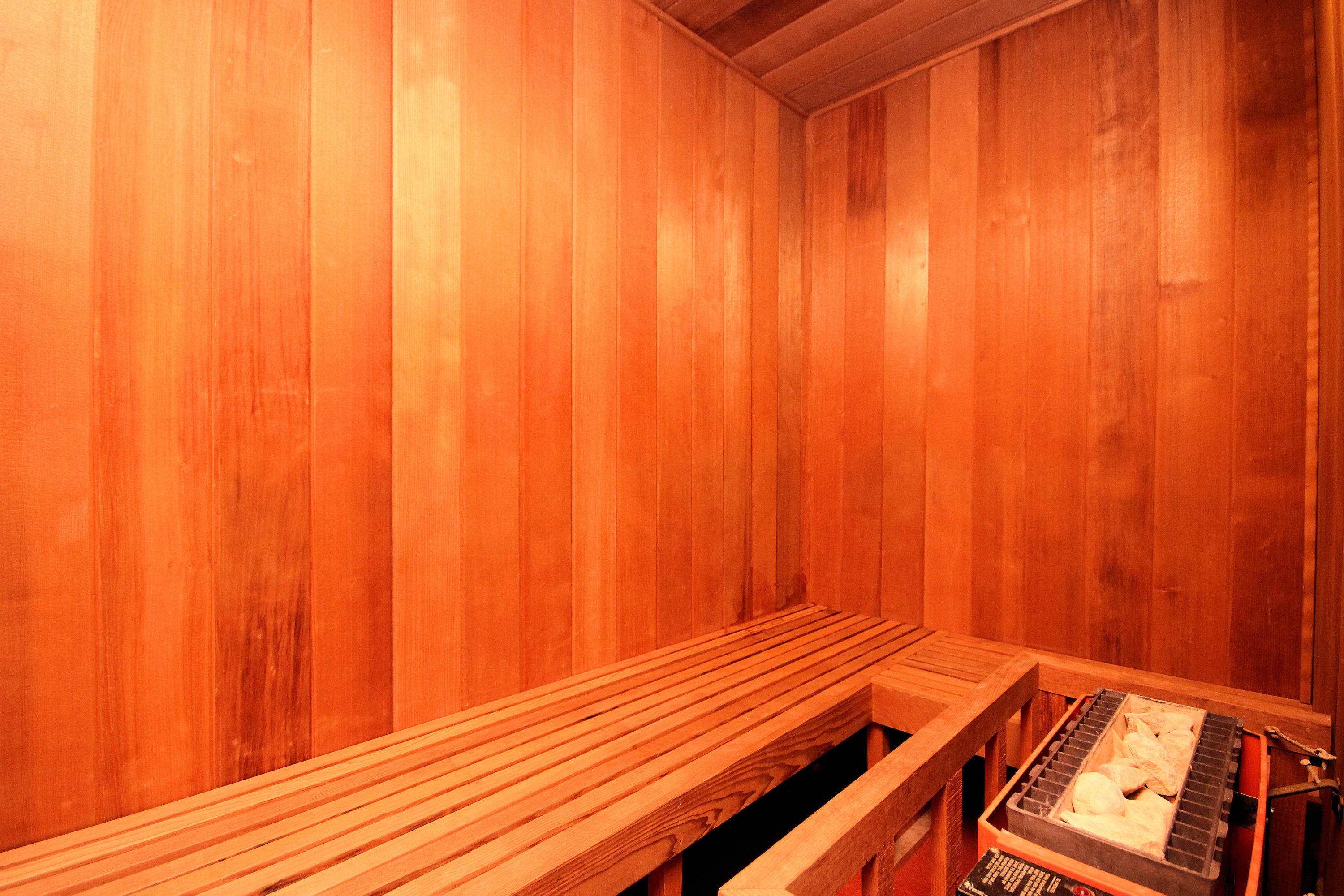 EMERALD TOWERS CONDO - Residential