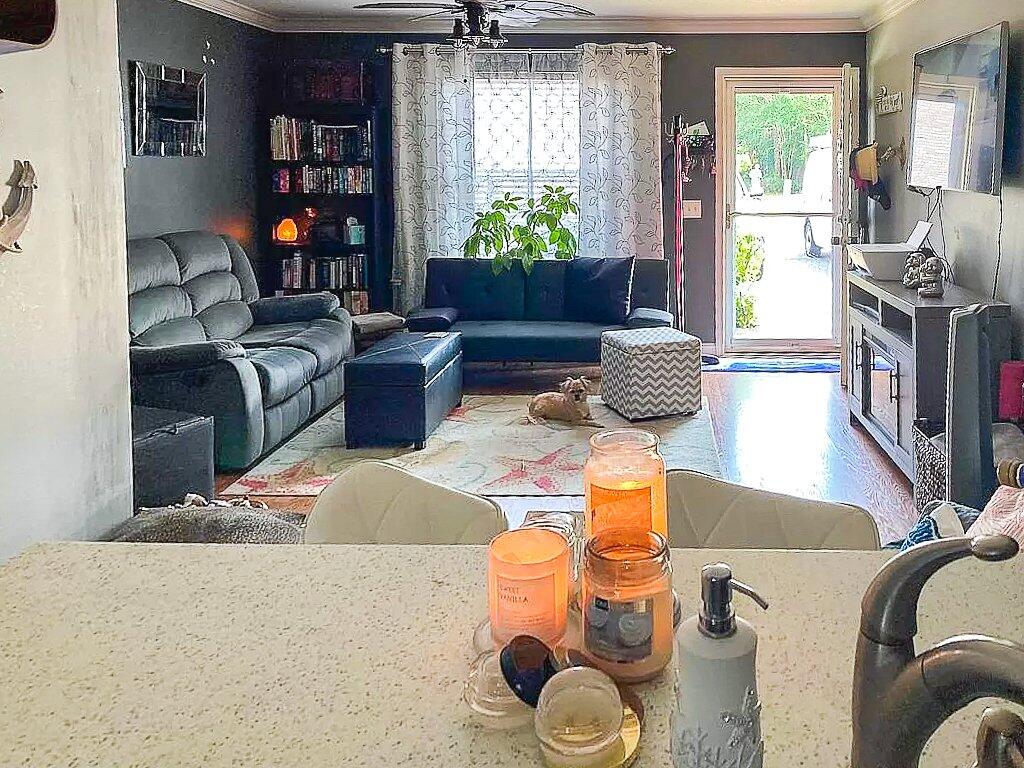 SHAY LIN T/H - Residential