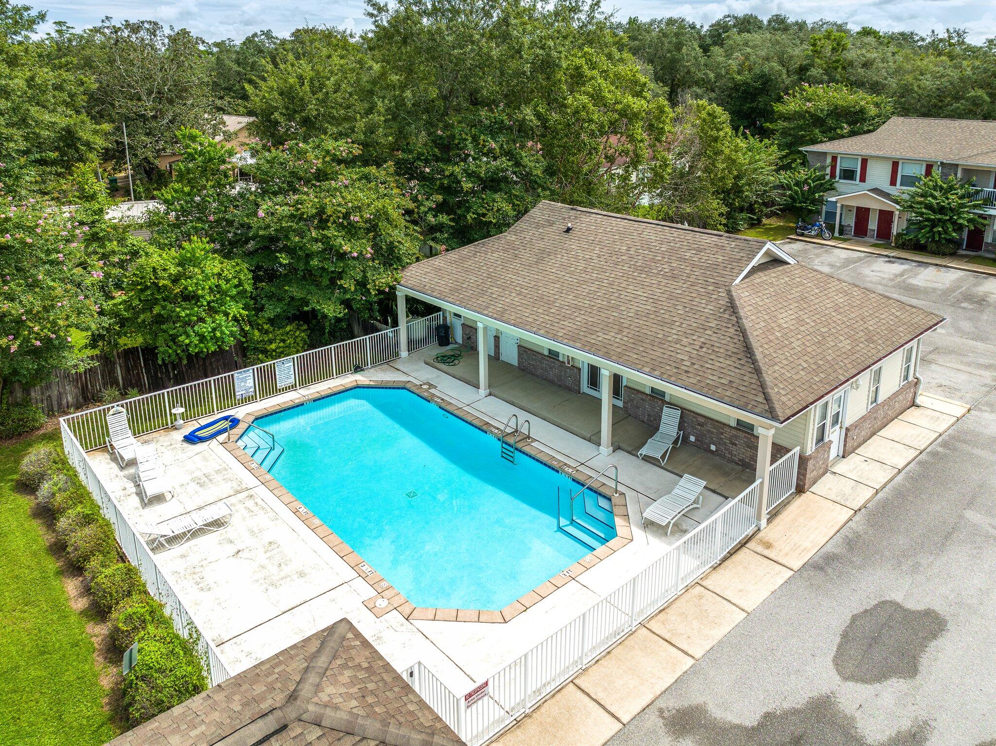 SHAY LIN T/H - Residential