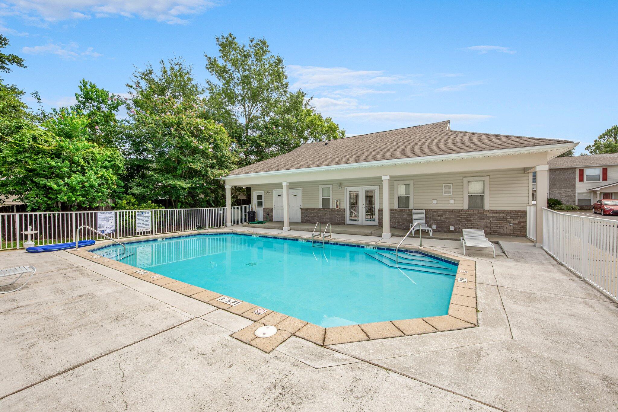 SHAY LIN T/H - Residential