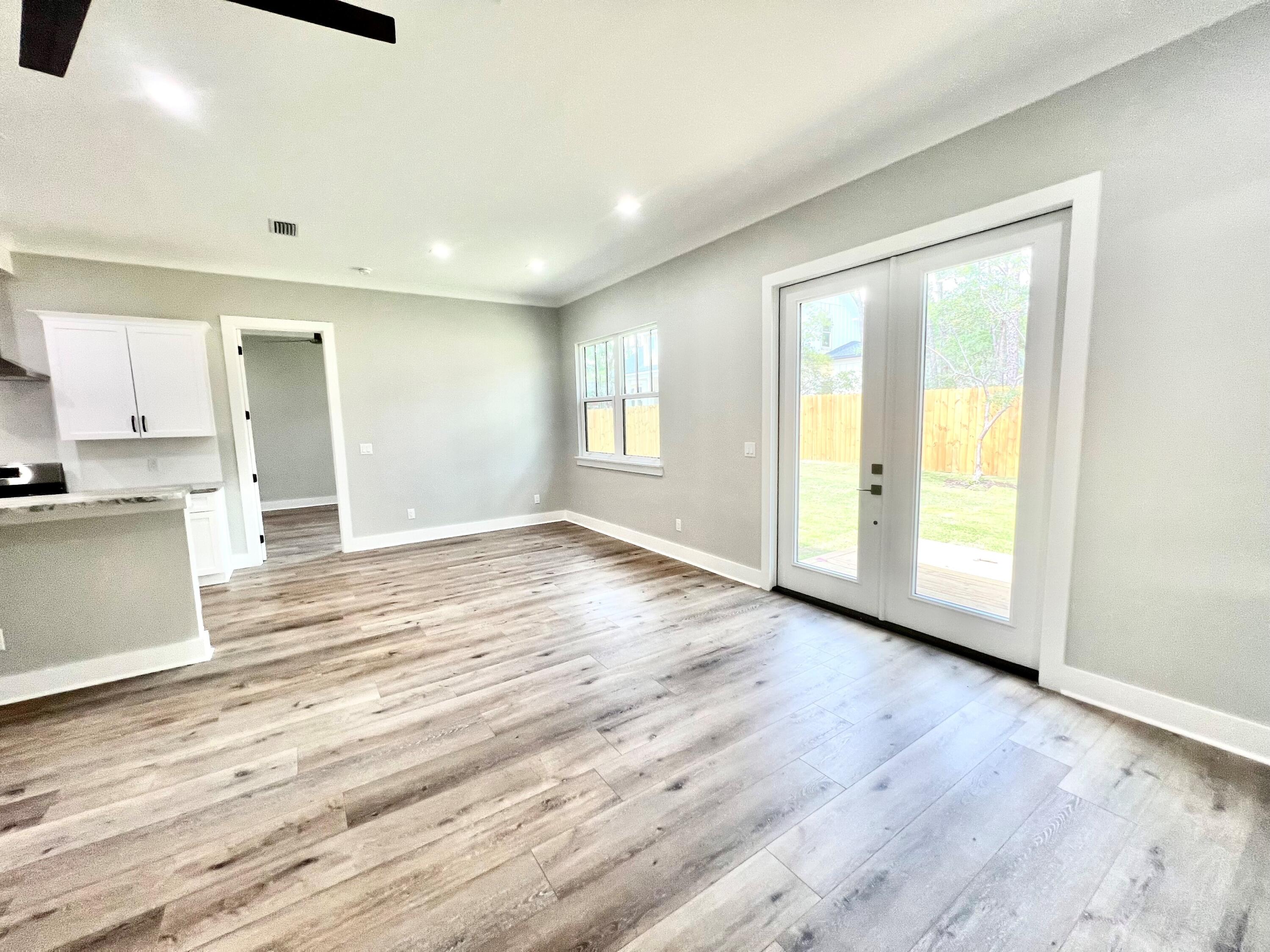 DEER MOSS CREEK - Residential