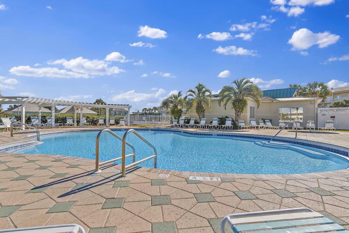 MARAVILLA CONDO 1 - Residential