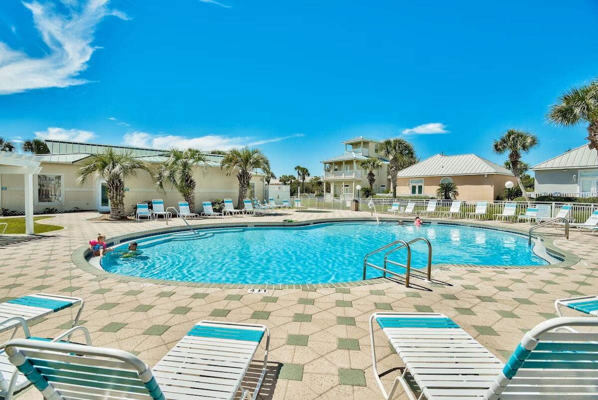 MARAVILLA CONDO 1 - Residential