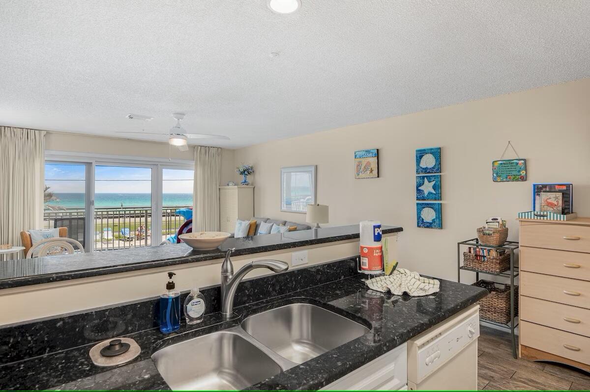 MARAVILLA CONDO 1 - Residential