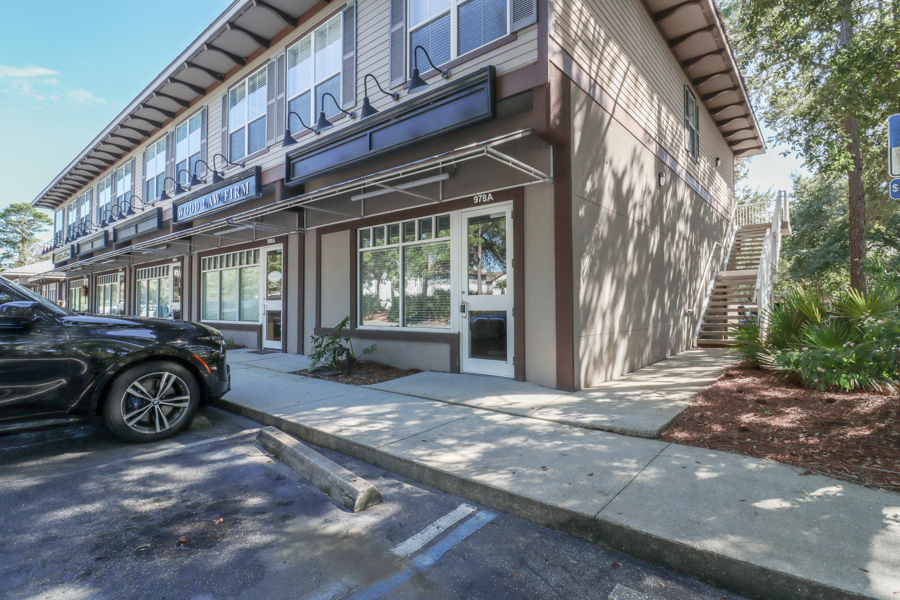 Newly offered for lease, consider this 900 SF end cap office space in the heart of Destin, Florida. With two points of ingress/egress and fronting Airport Rd with 23,500 cars per day, this ground level space is professionally appointed with an open concept and 9'7' ceilings, a private office/kitchenette, one restroom, and plenty of storage. Part of the Fort Walton Beach-Crestview-Destin MSA, the building is minutes from Destin Executive Airport, residential neighborhoods, and Destin's stunning beaches and entertainment.