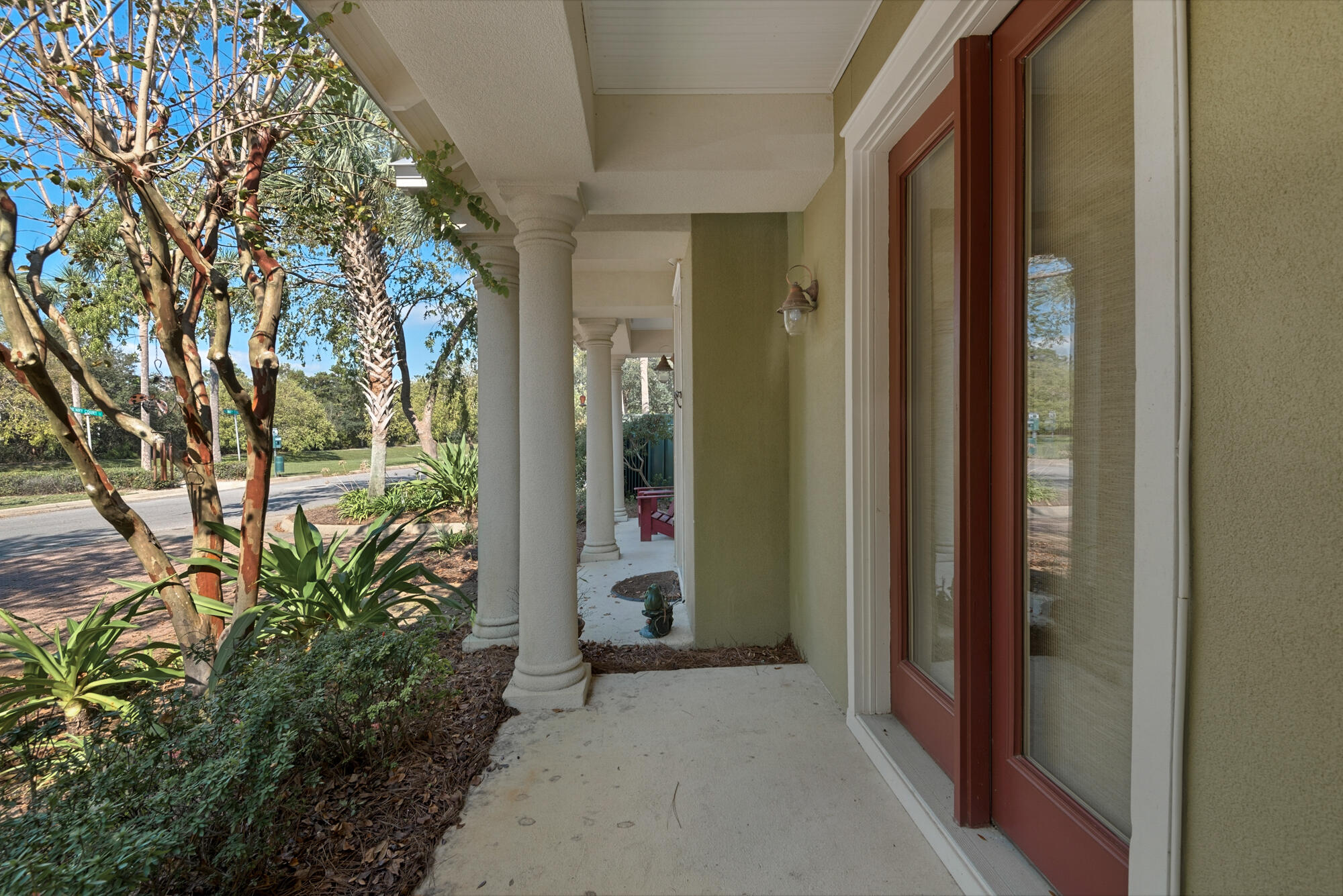 GULF PLACE COURTYARD - Residential