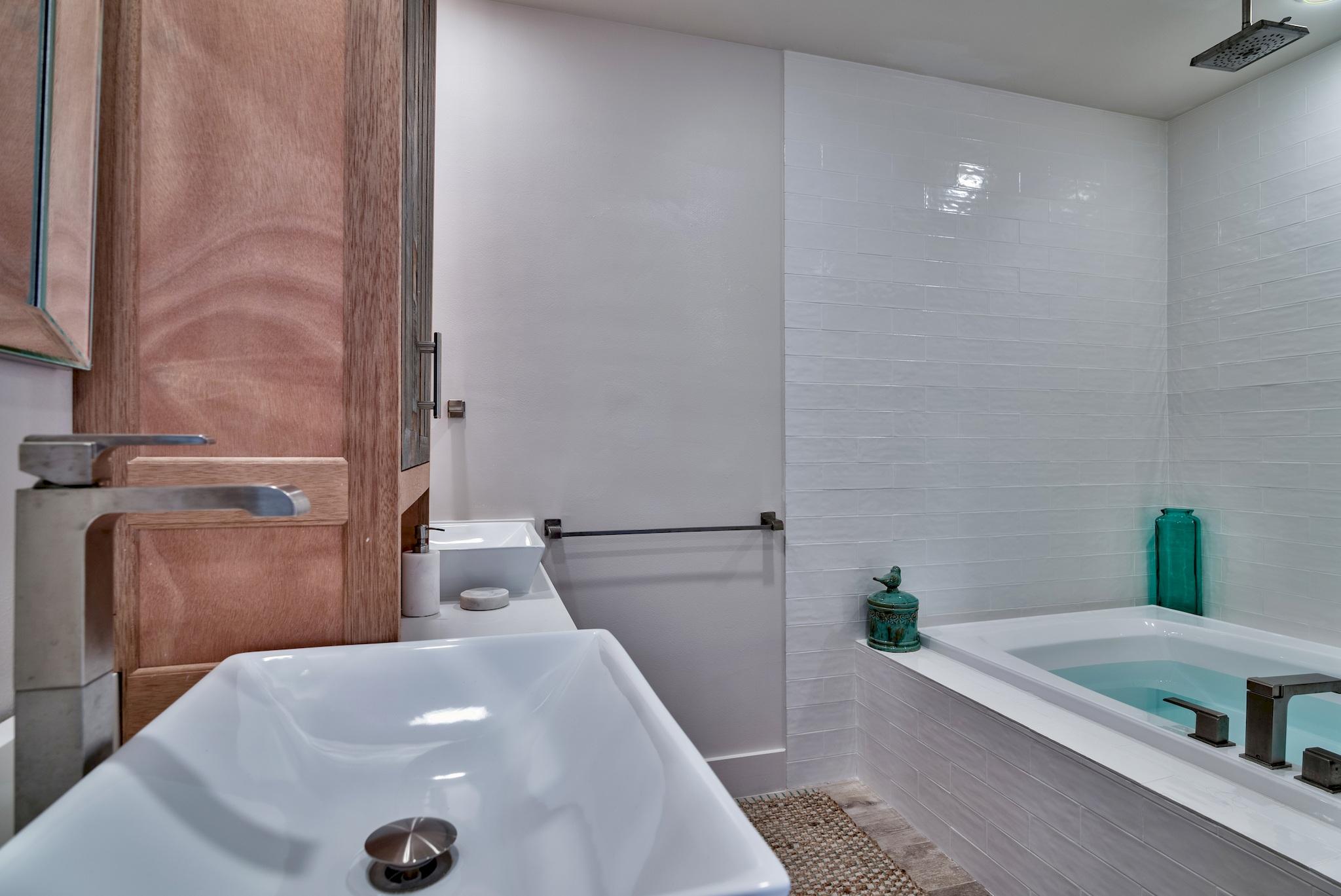 TIDES OF DESTIN - Residential