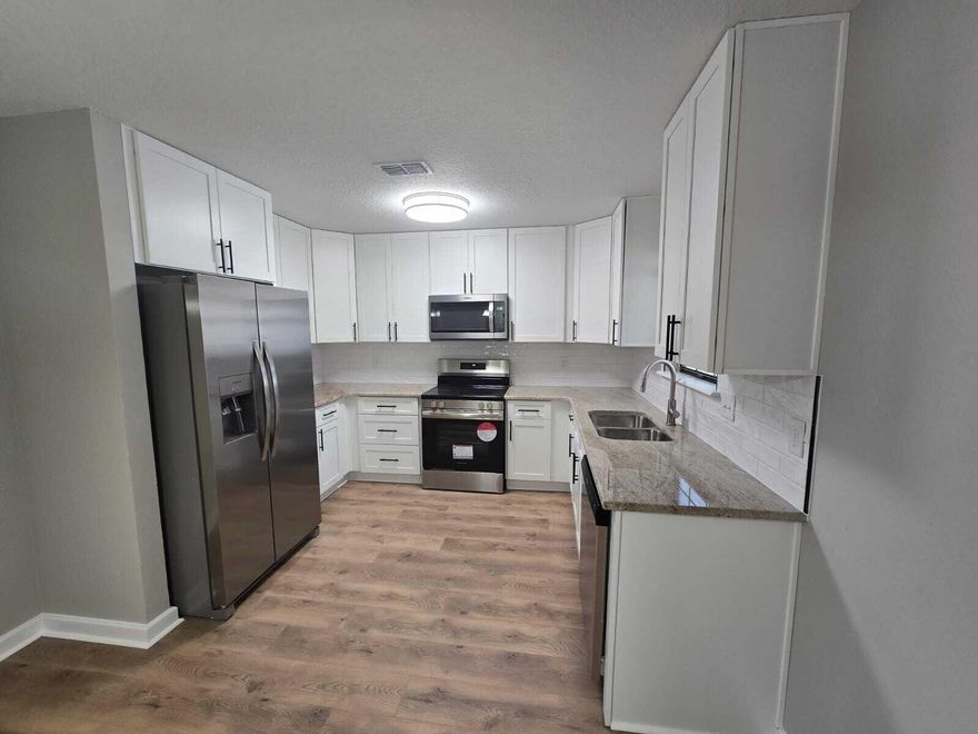 &#127969; Fully Renovated 2 Bed / 2 Bath Home - 1376 Sq FtEverything is brand new! This beautifully redone home features: &#10024; Modern Kitchen with new appliances &#128705; Updated Bathrooms with stylish finishes &#129717; New Flooring throughout &#128161; Ceiling Fans in every room &#128268; All New Appliances includedMove-in ready and designed for comfort and style. Don't miss out on this turnkey gem!