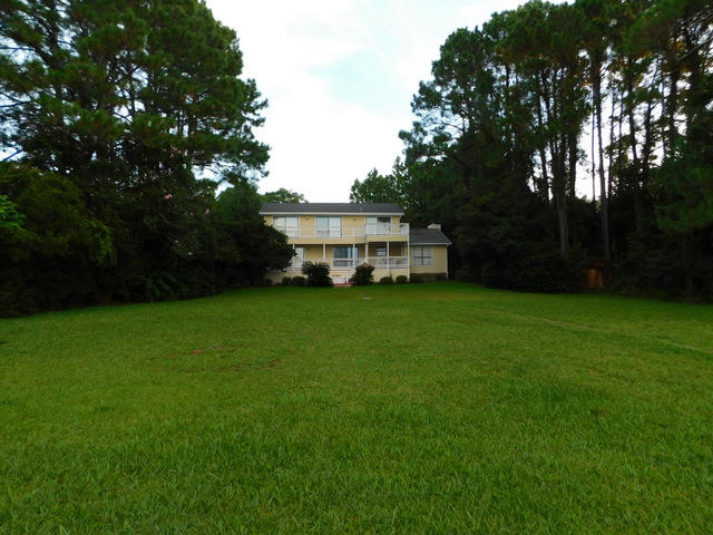 EDGEWATER VILLAGE - Residential