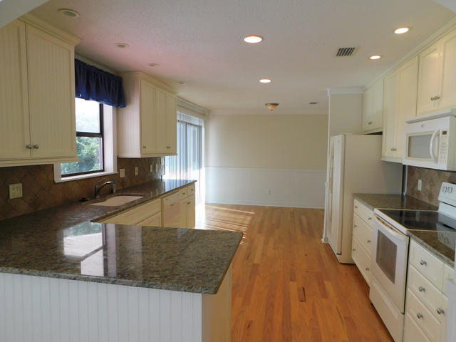 EDGEWATER VILLAGE - Residential