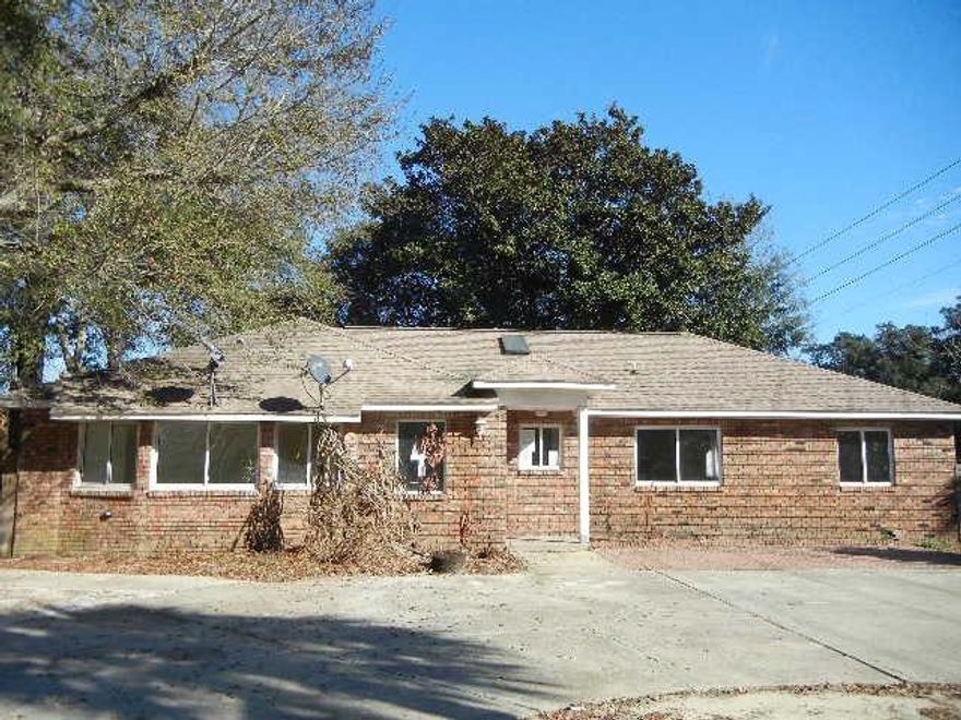 3 bed 2 bath ranch home is priced right and ready for your upgrades. Thisdiamond in the rough has great potential. This is your opportunity to create your dream space. Schedule a visit and make an offer.