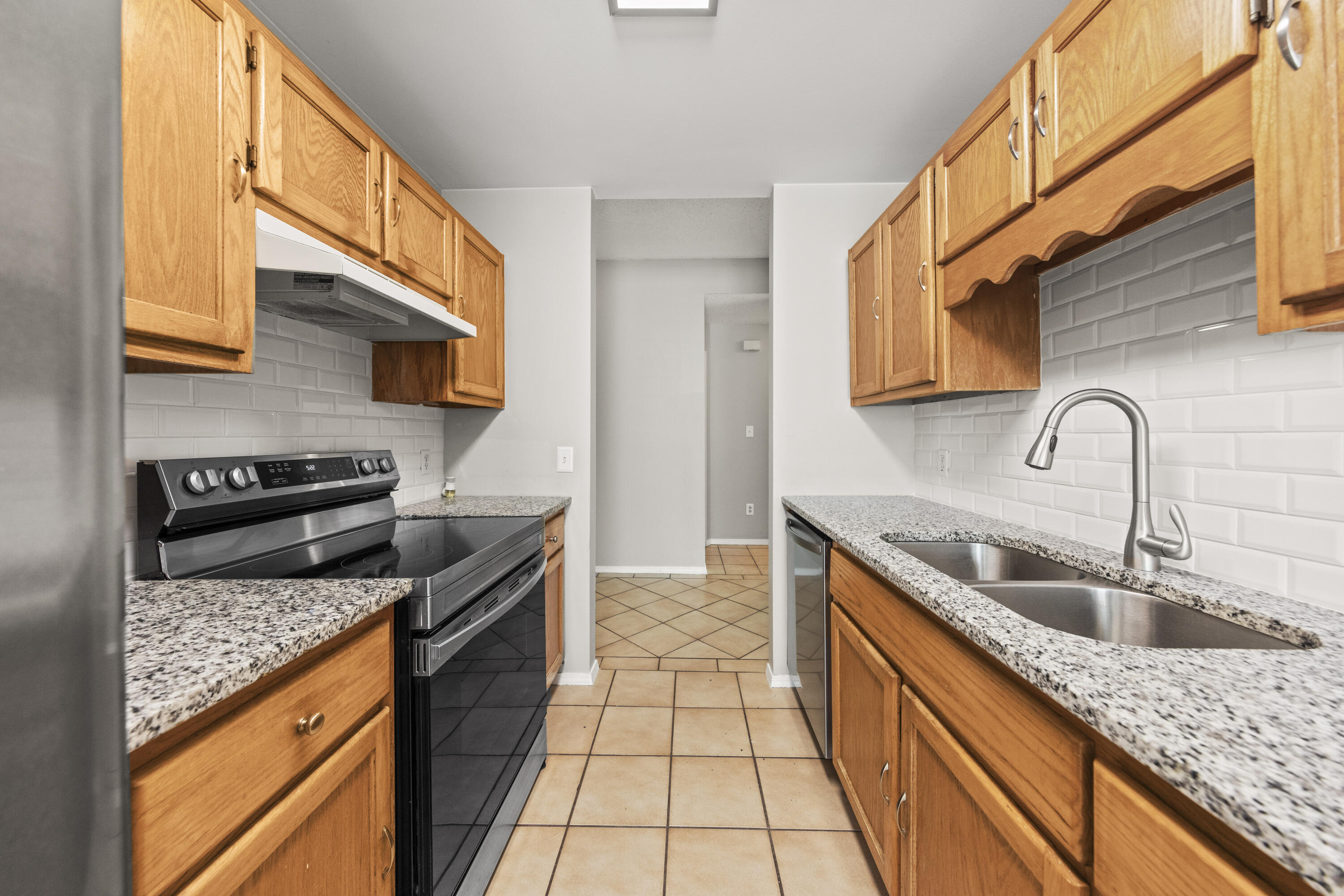 CARDINAL ESTATES - Residential Lease