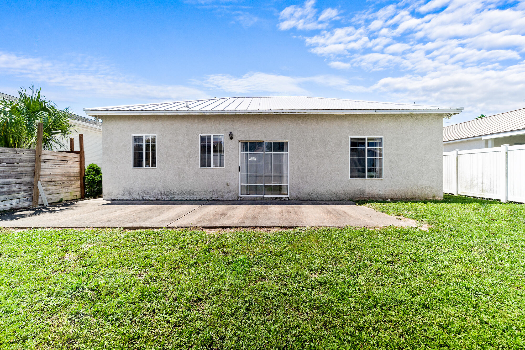 RIVIERA BEACH - Residential