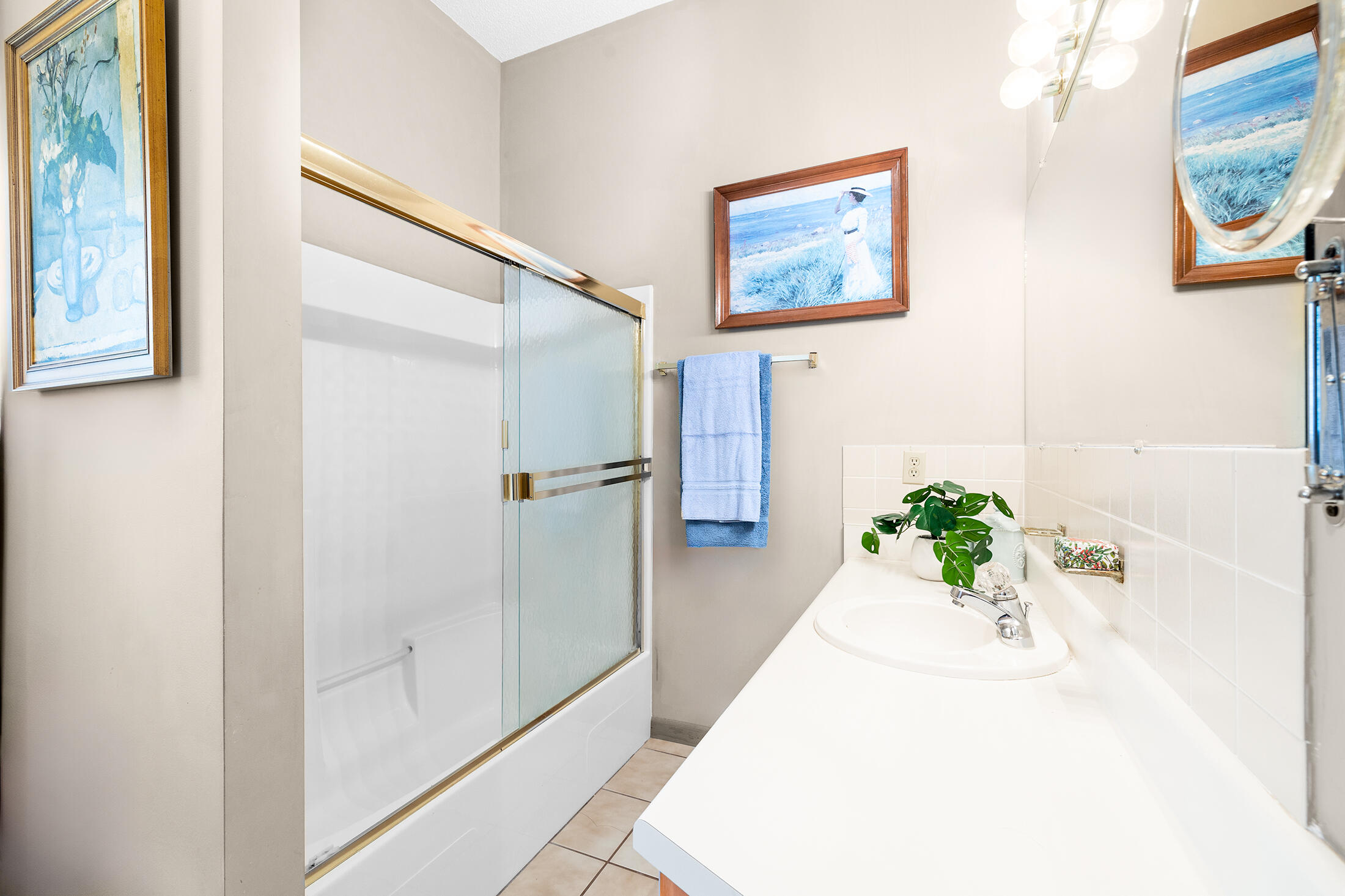 RIVIERA BEACH - Residential