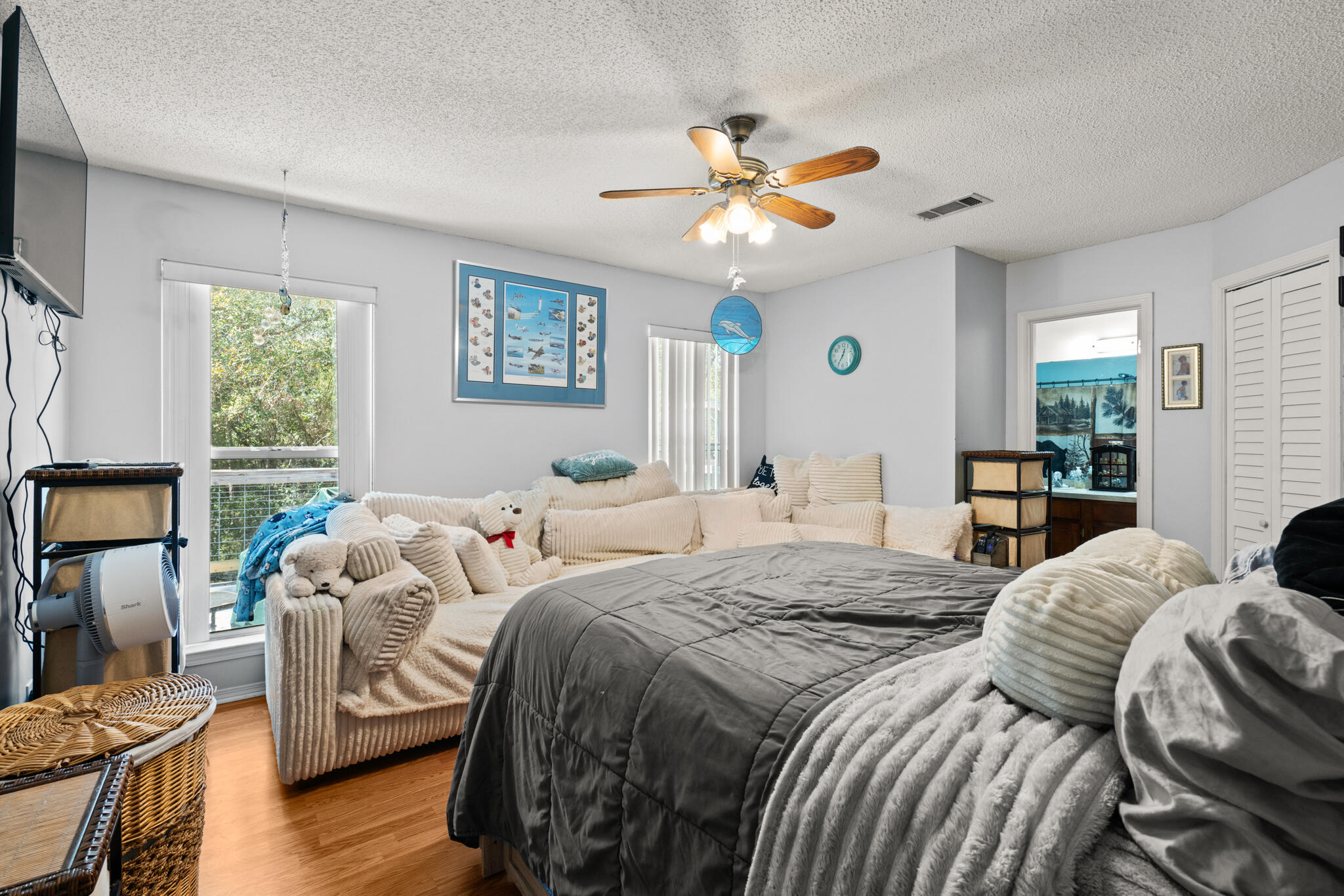COLLEGE OAKS - Residential