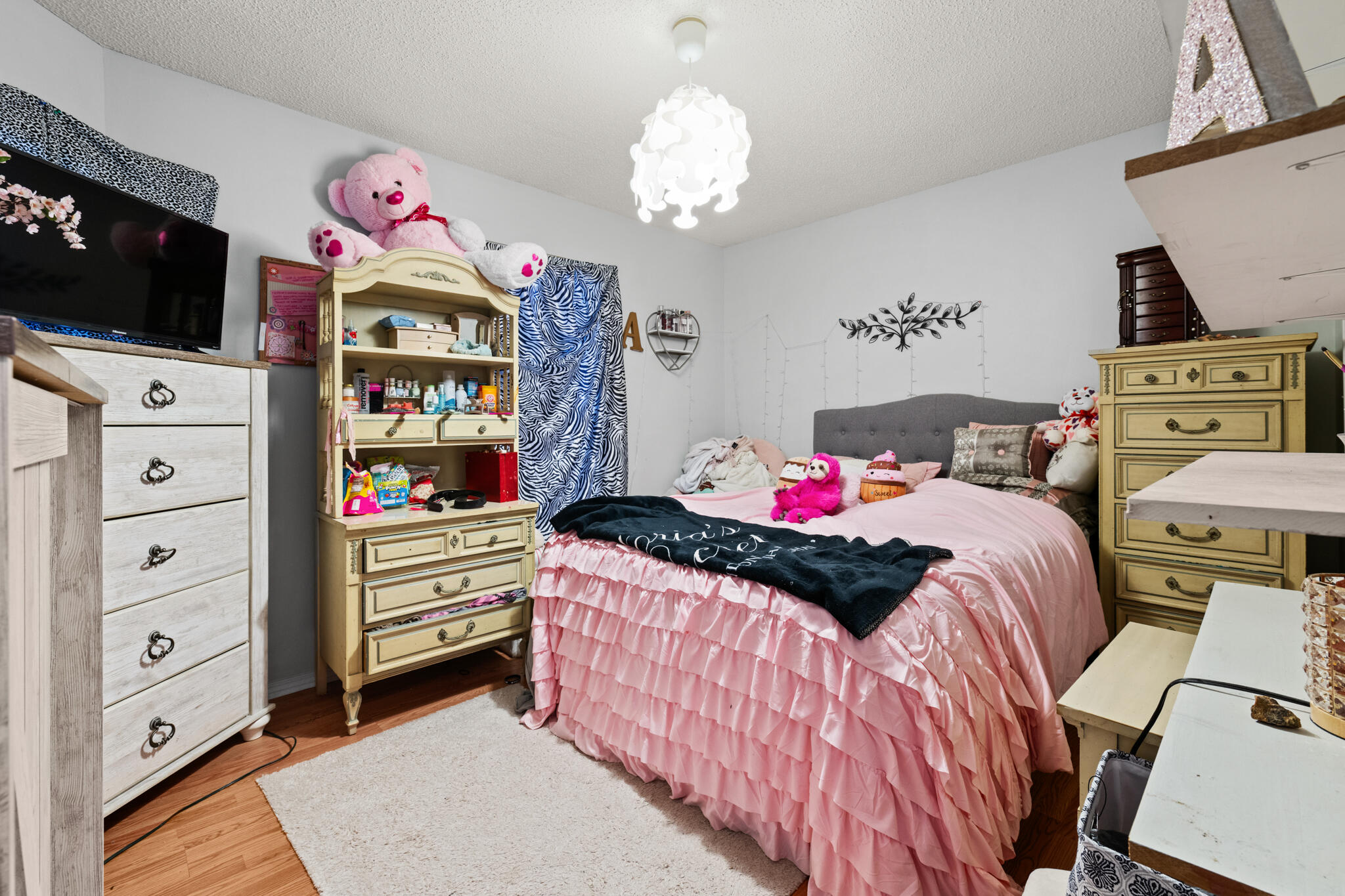 COLLEGE OAKS - Residential