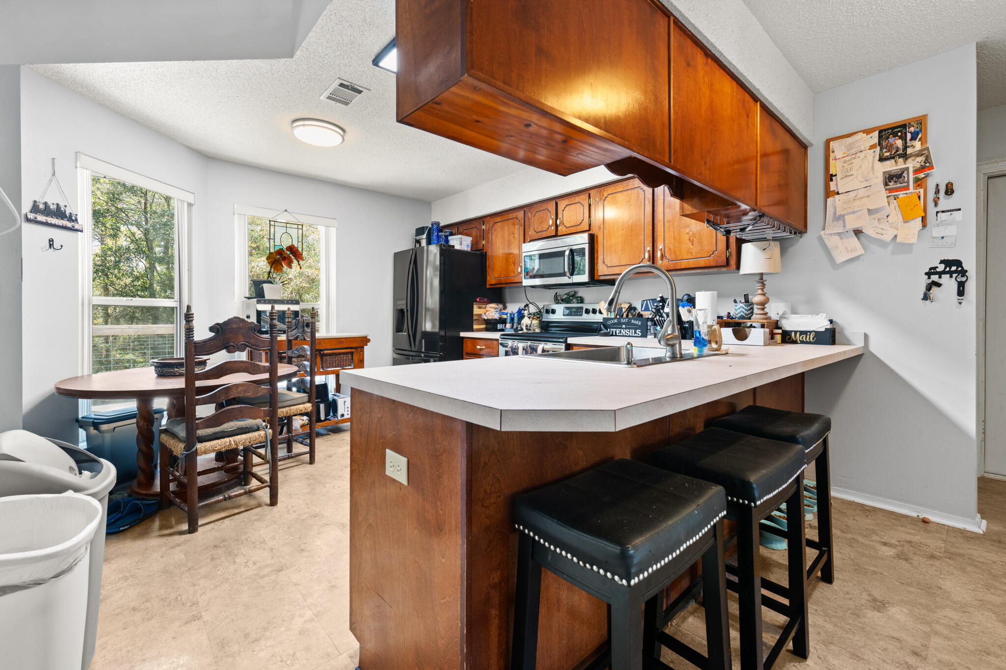 COLLEGE OAKS - Residential