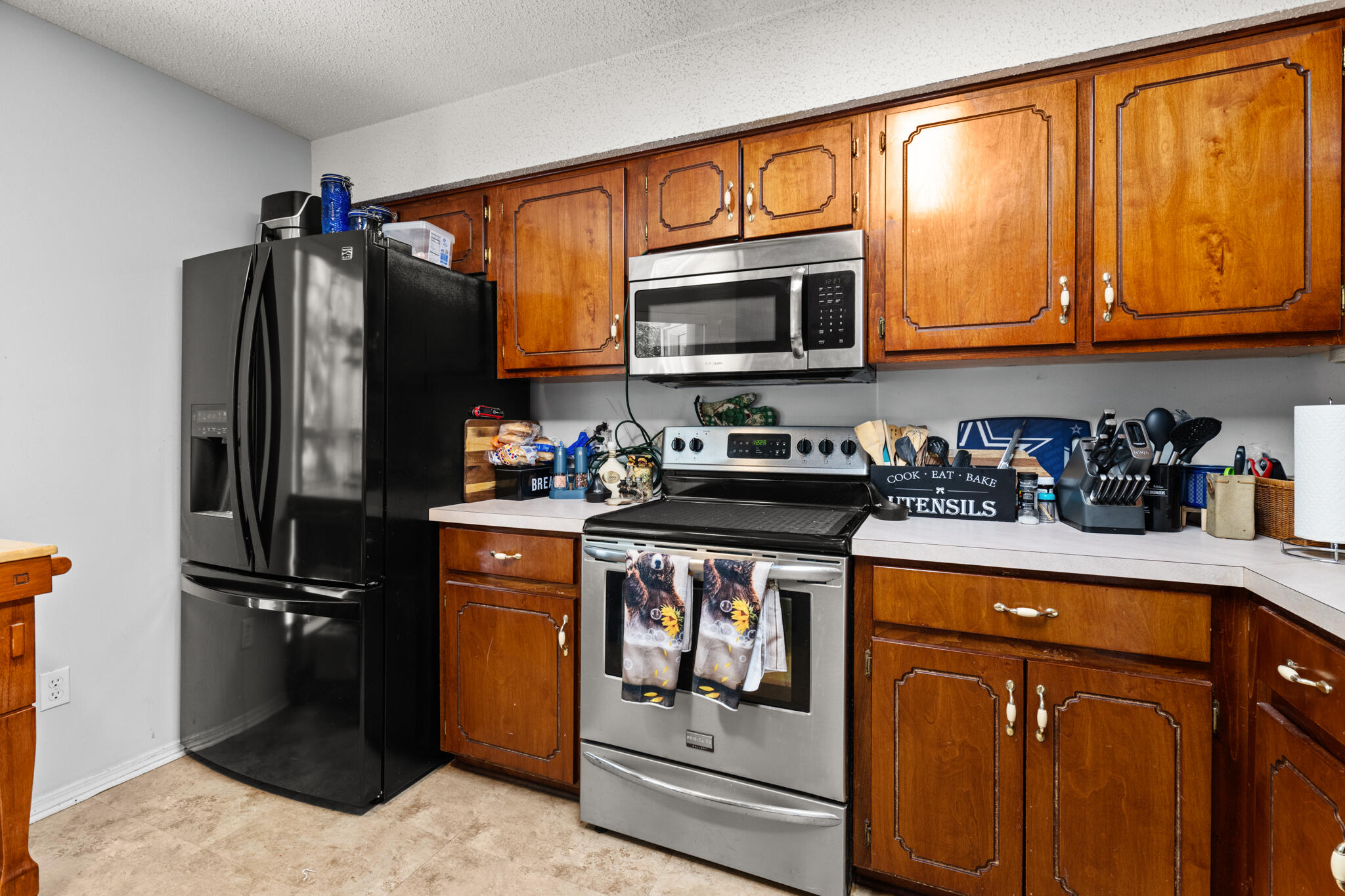 COLLEGE OAKS - Residential