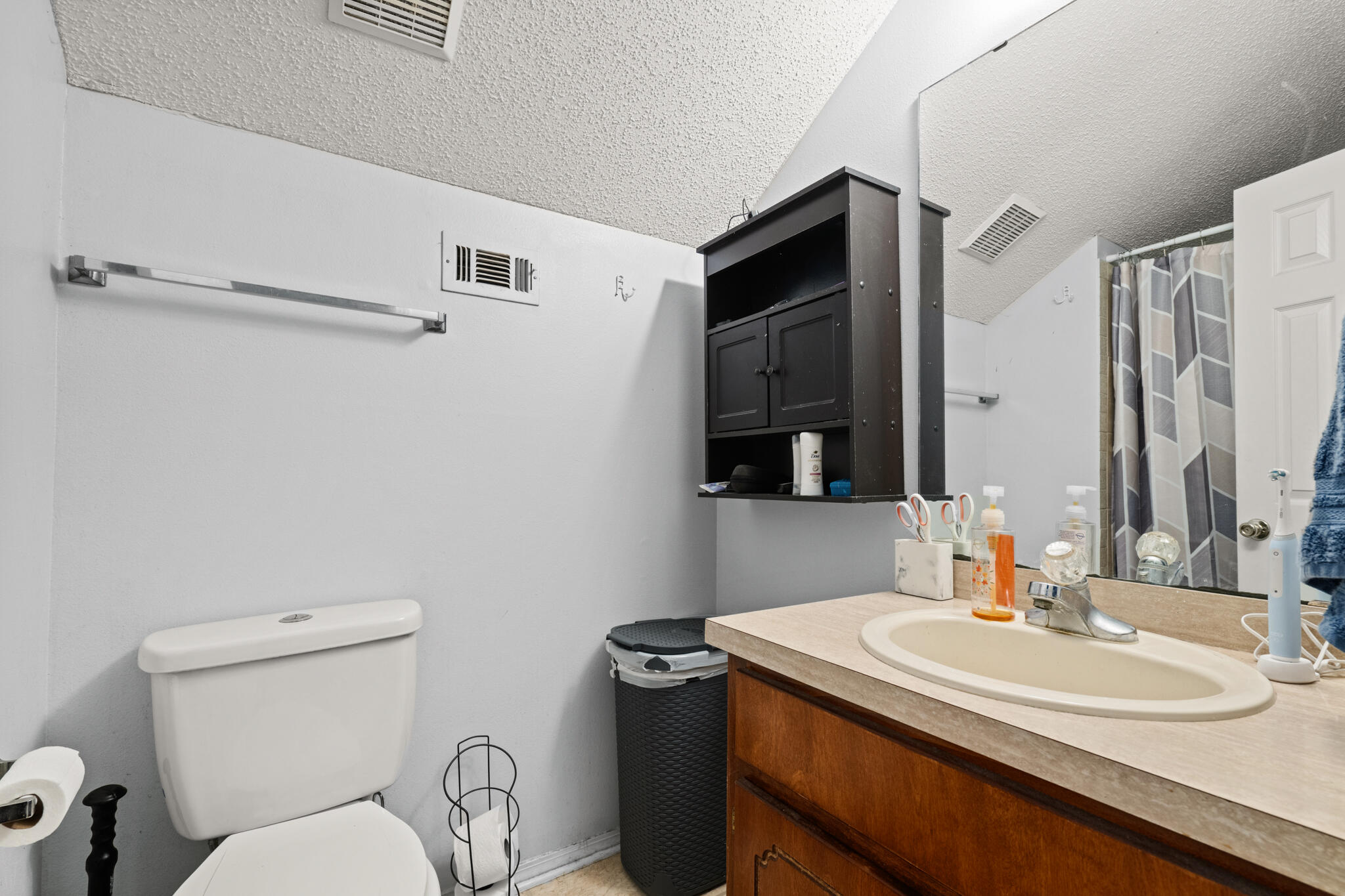 COLLEGE OAKS - Residential